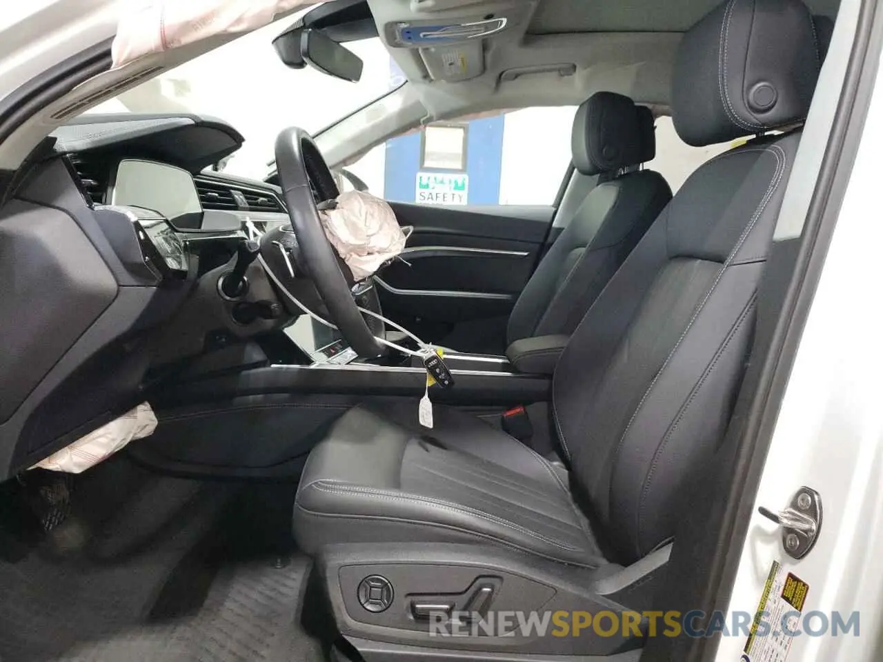 7 Photograph of a damaged car WA15AAGE9RB025792 AUDI Q8 E-TRON 2024