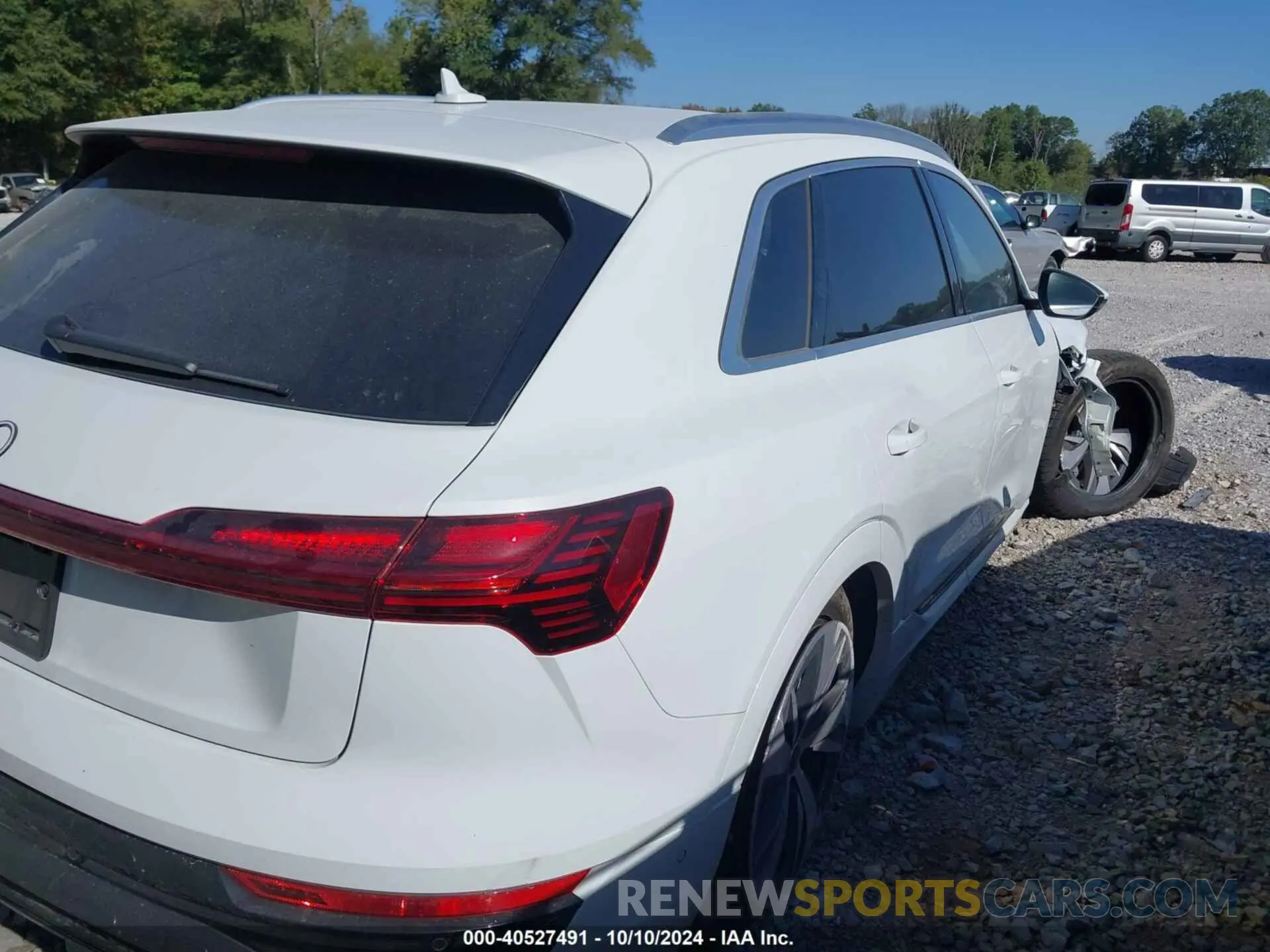 4 Photograph of a damaged car WA16AAGE1RB057446 AUDI Q8 E-TRON 2024