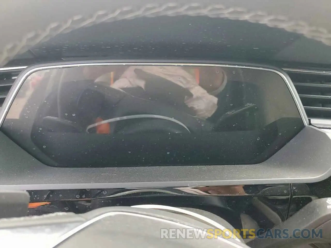 9 Photograph of a damaged car WA16AAGE5RB048734 AUDI Q8 E-TRON 2024
