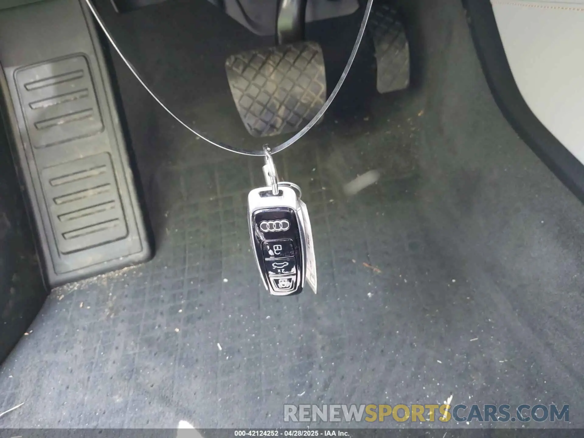 11 Photograph of a damaged car WA16AAGE8RB053944 AUDI Q8 E-TRON 2024