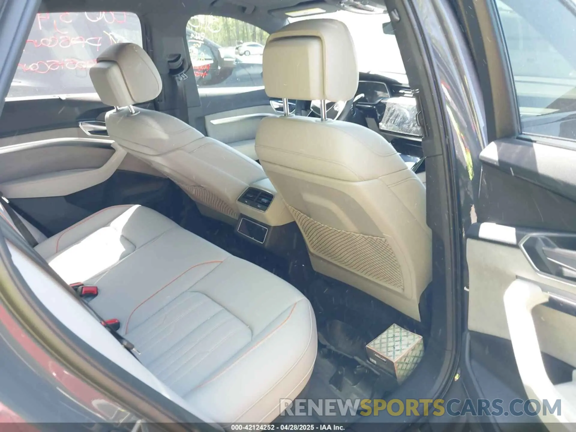 8 Photograph of a damaged car WA16AAGE8RB053944 AUDI Q8 E-TRON 2024