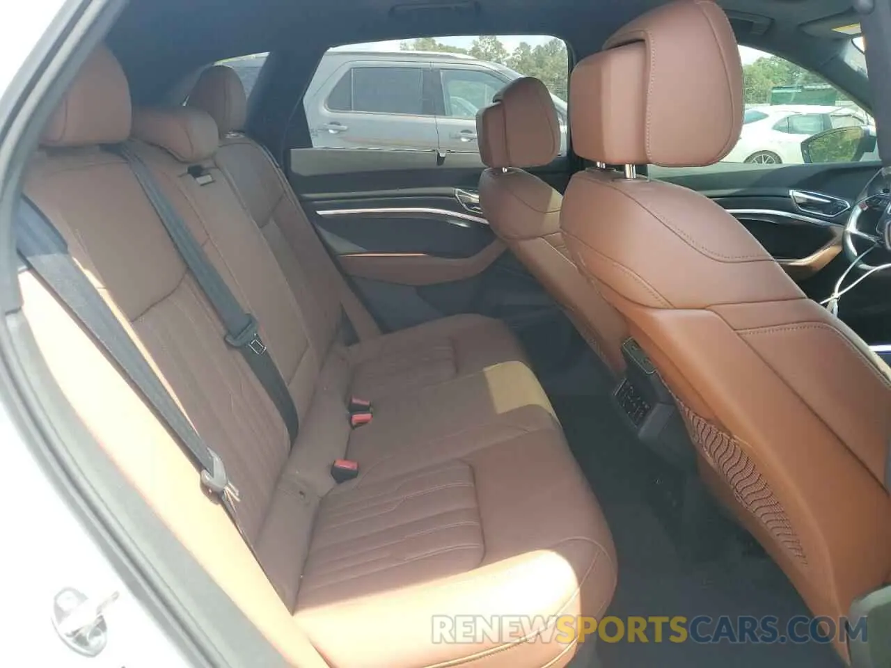 11 Photograph of a damaged car WA16AAGE9RB020144 AUDI Q8 E-TRON 2024