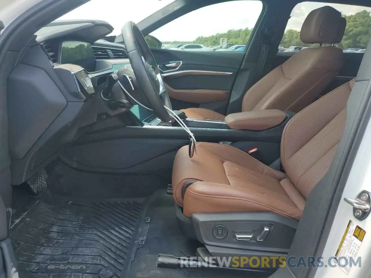 7 Photograph of a damaged car WA16AAGE9RB020144 AUDI Q8 E-TRON 2024