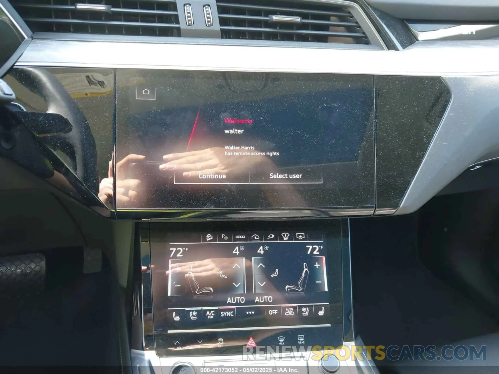 18 Photograph of a damaged car WA16AAGE9RB036425 AUDI Q8 E-TRON 2024