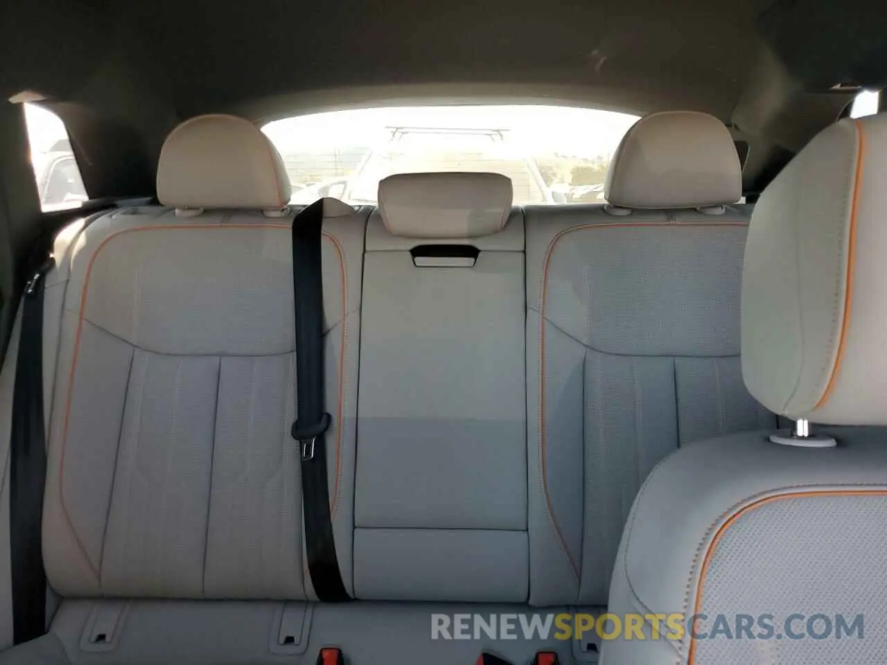 10 Photograph of a damaged car WA16ABGE2RB006933 AUDI Q8 E-TRON 2024