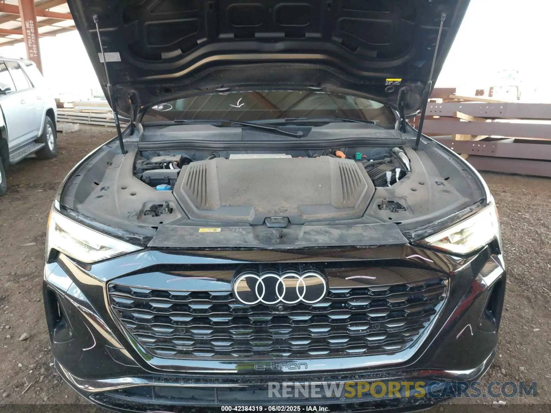10 Photograph of a damaged car WA16ABGE3RB005015 AUDI Q8 E-TRON 2024