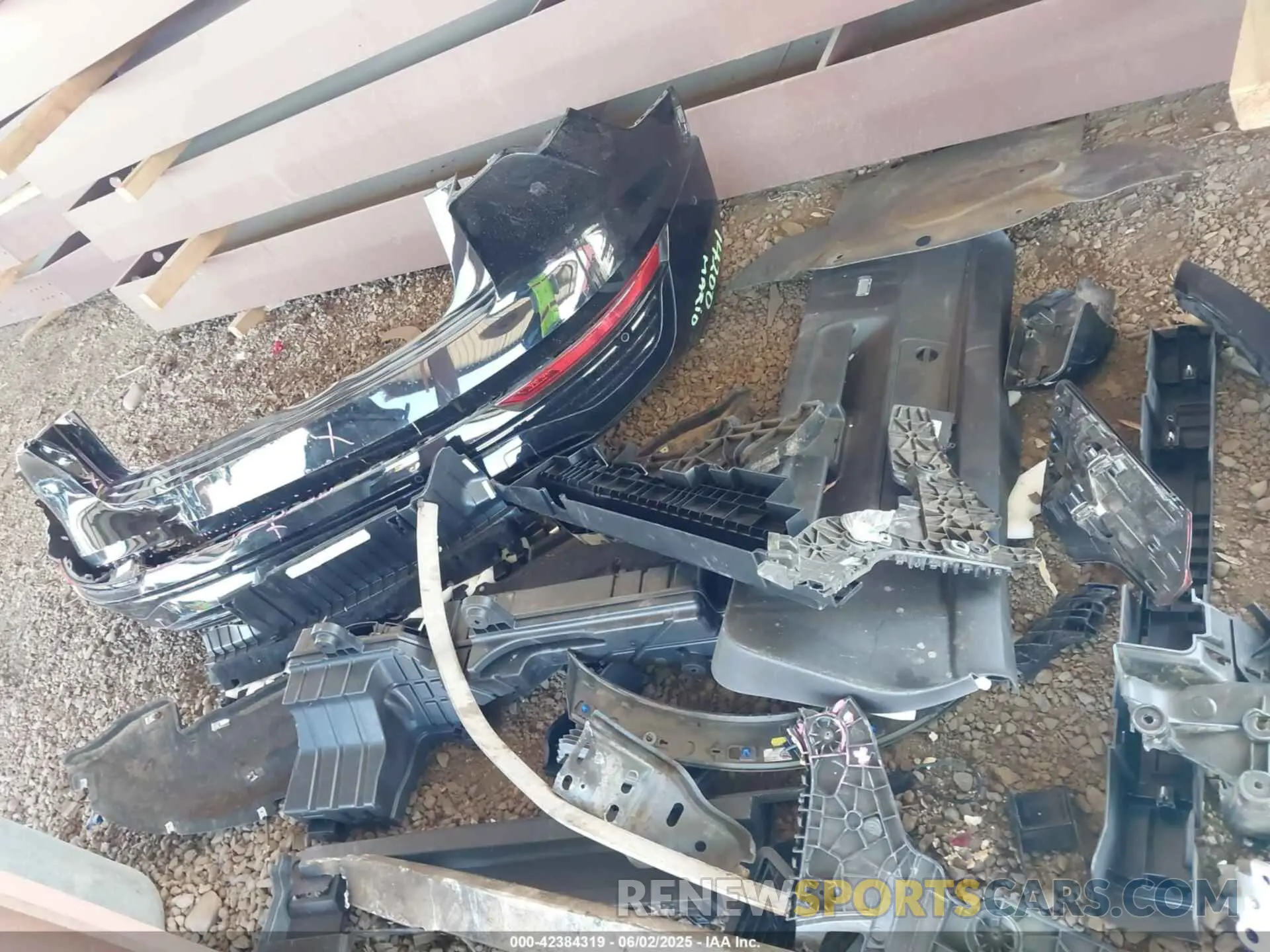 12 Photograph of a damaged car WA16ABGE3RB005015 AUDI Q8 E-TRON 2024