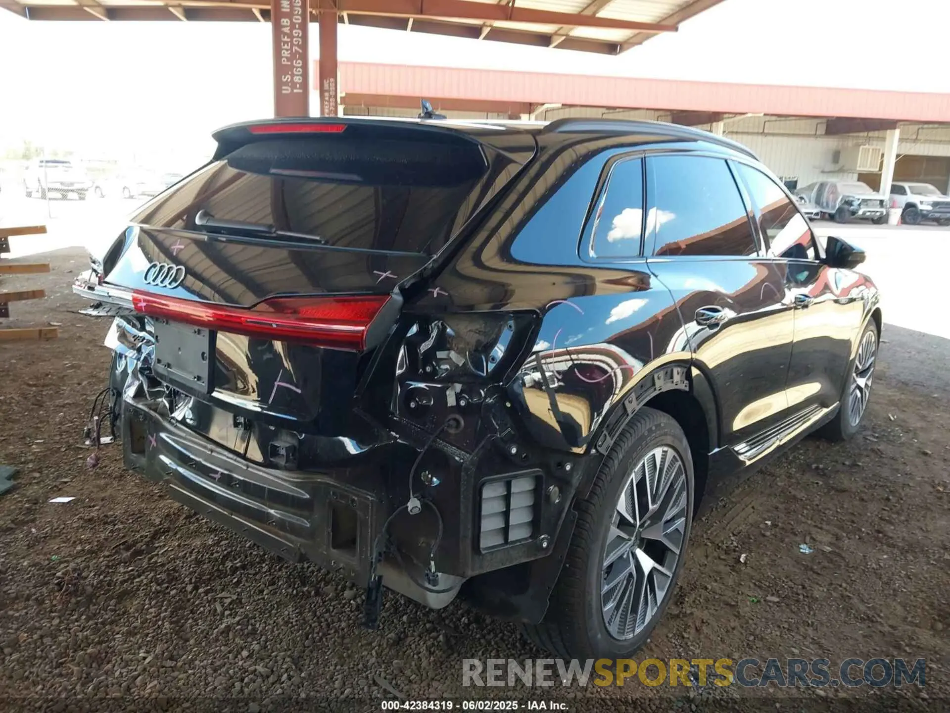 4 Photograph of a damaged car WA16ABGE3RB005015 AUDI Q8 E-TRON 2024