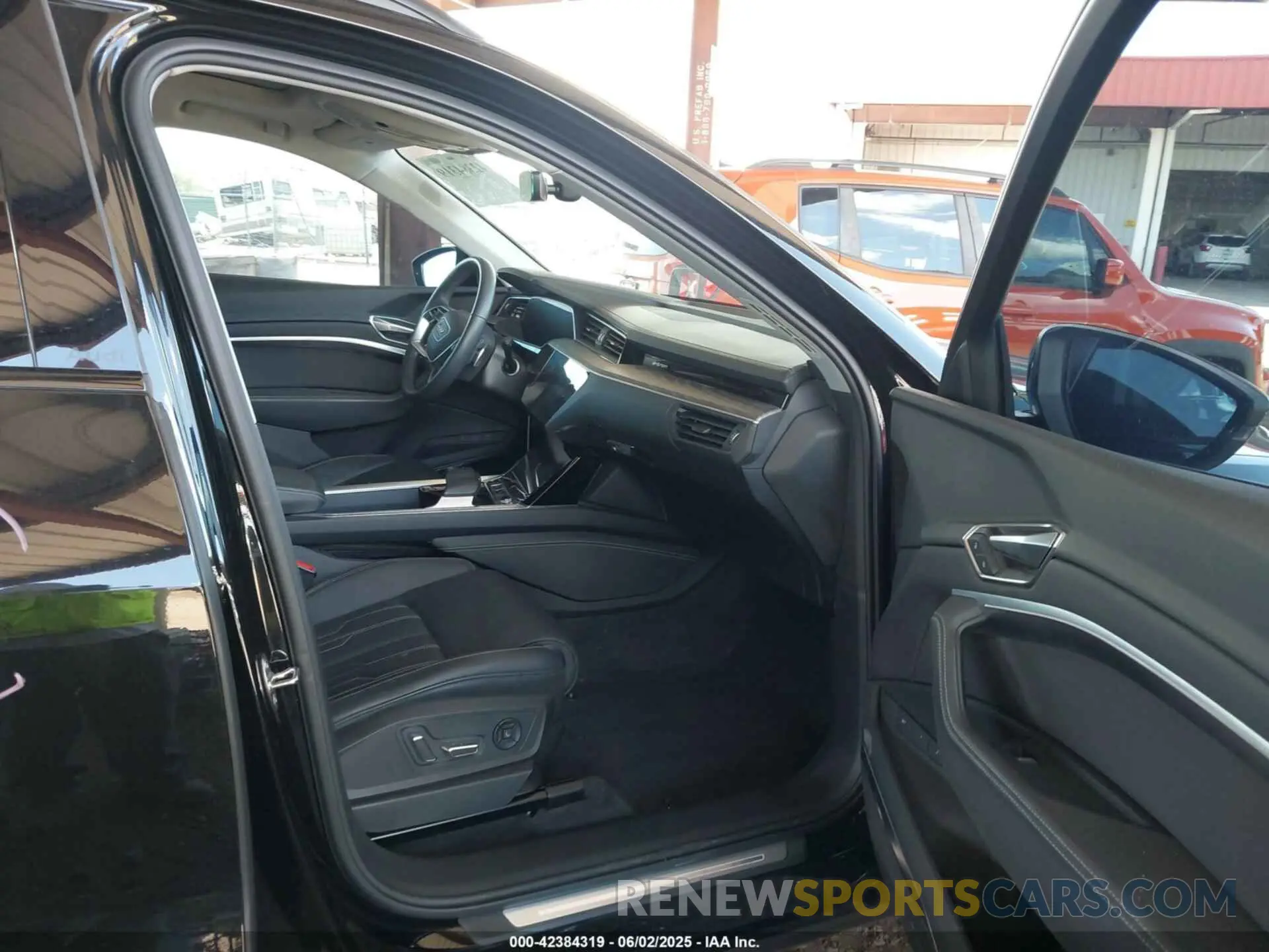 5 Photograph of a damaged car WA16ABGE3RB005015 AUDI Q8 E-TRON 2024