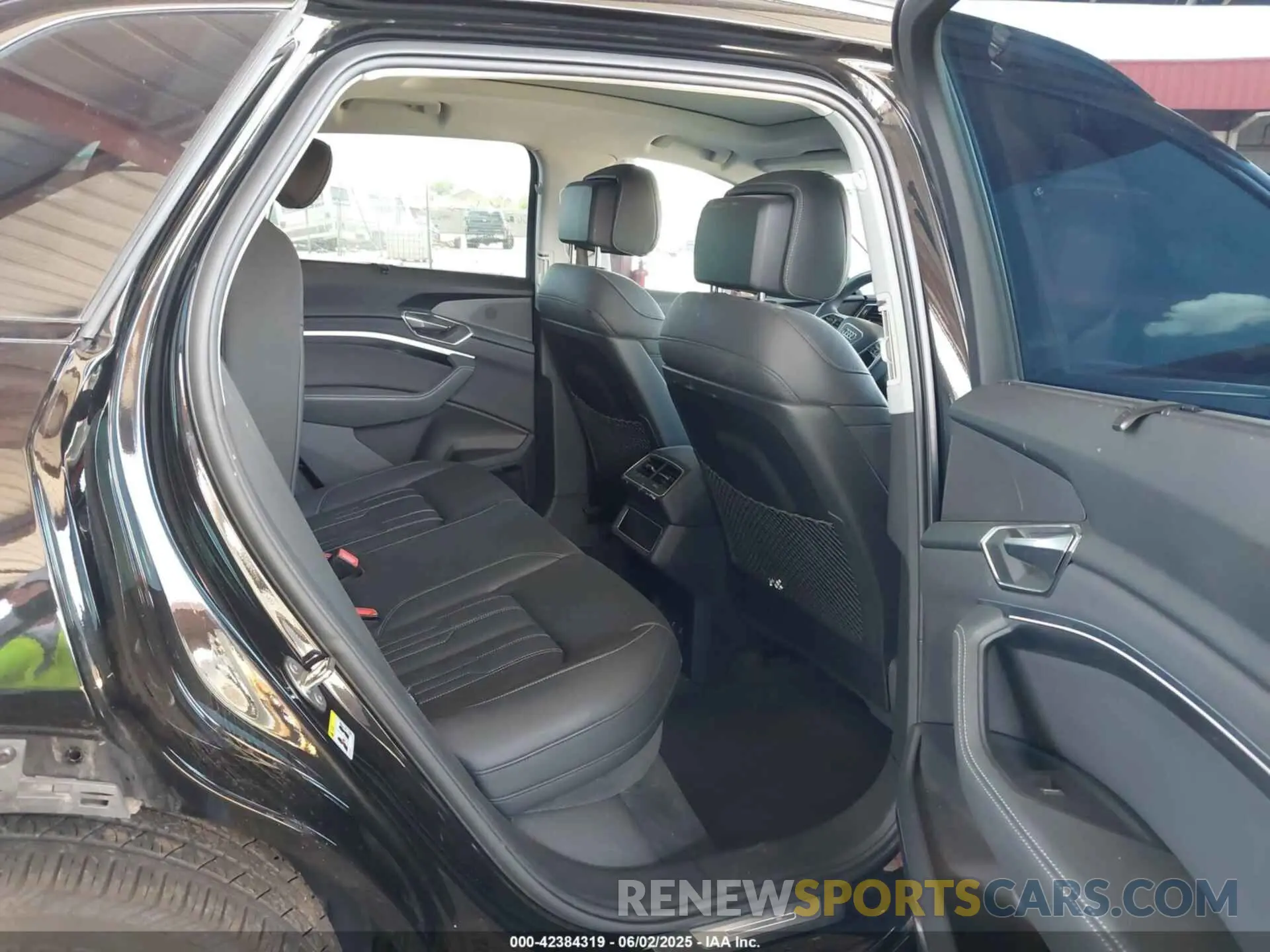 8 Photograph of a damaged car WA16ABGE3RB005015 AUDI Q8 E-TRON 2024