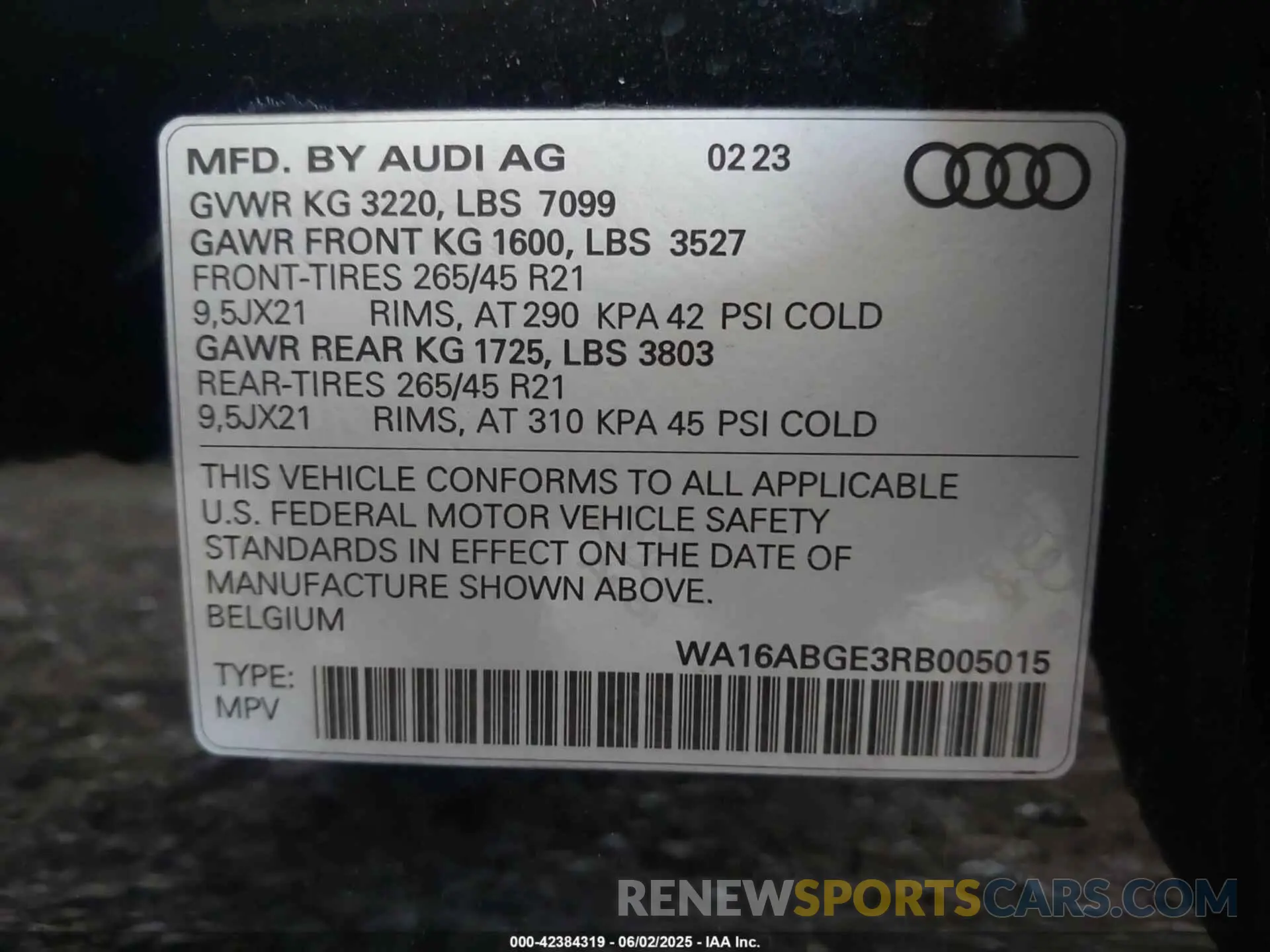 9 Photograph of a damaged car WA16ABGE3RB005015 AUDI Q8 E-TRON 2024