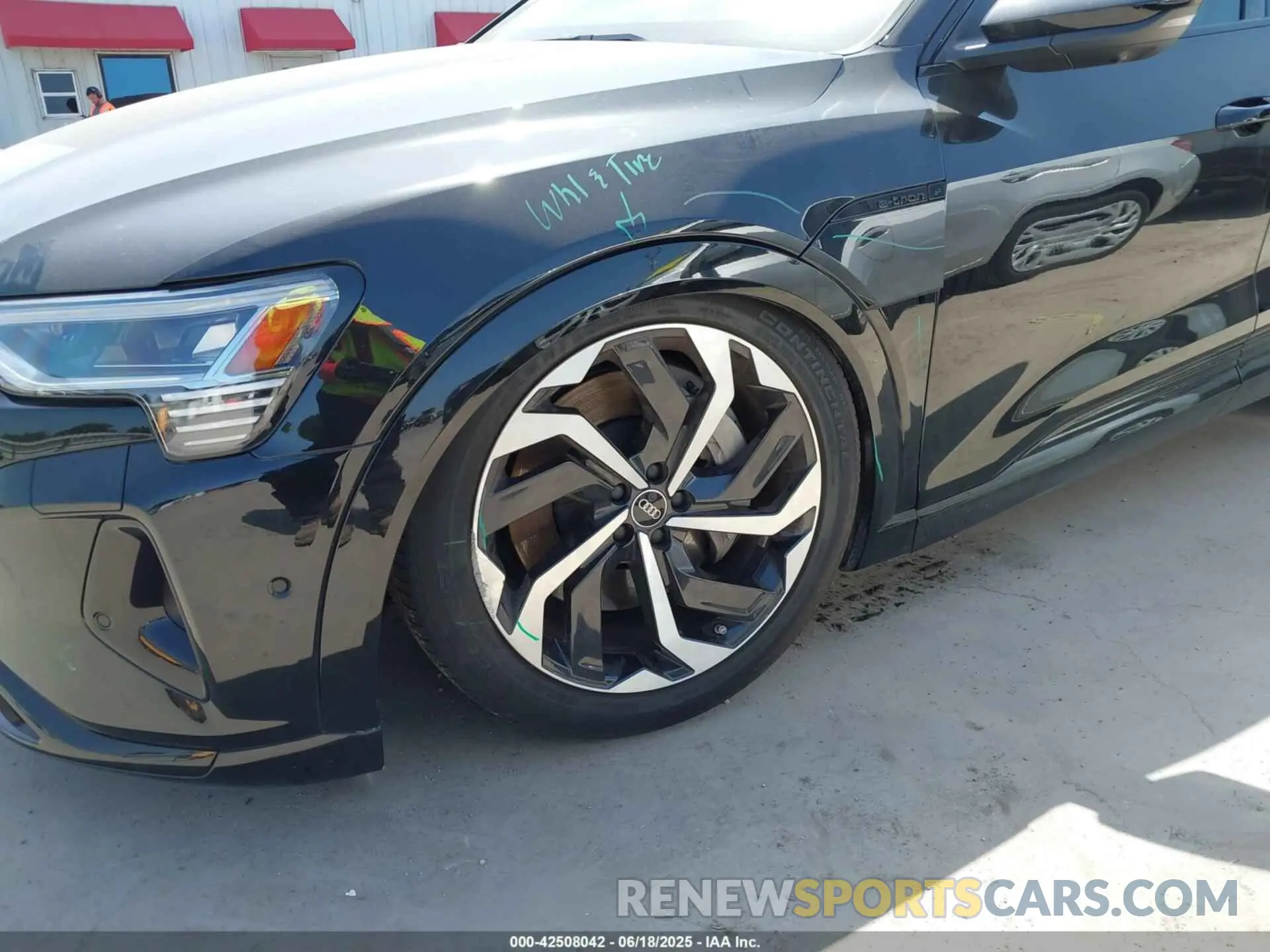 6 Photograph of a damaged car WA16ABGE6RB030782 AUDI Q8 E-TRON 2024