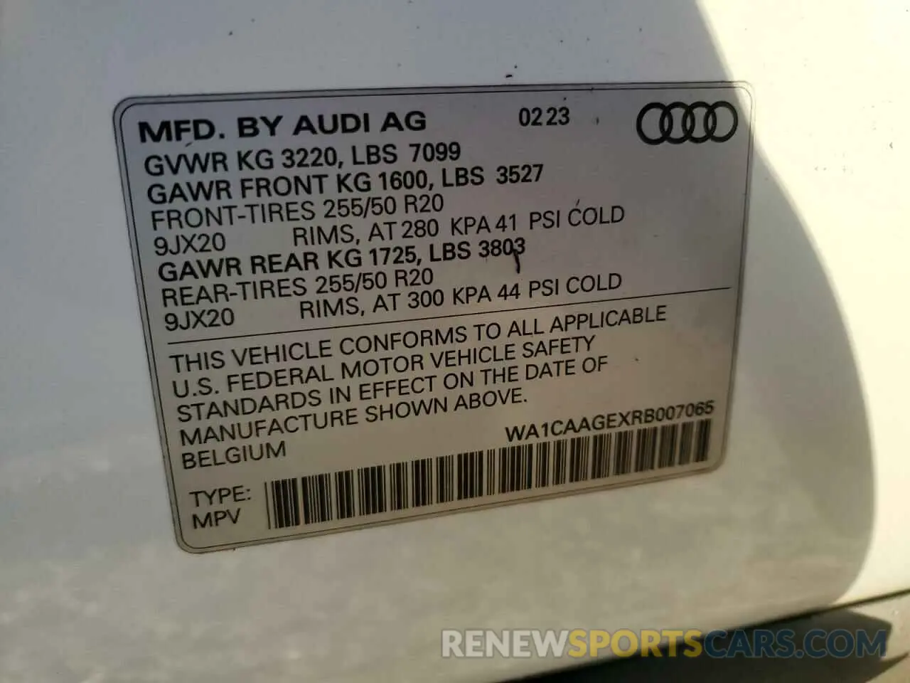 14 Photograph of a damaged car WA1CAAGEXRB007065 AUDI Q8 E-TRON 2024