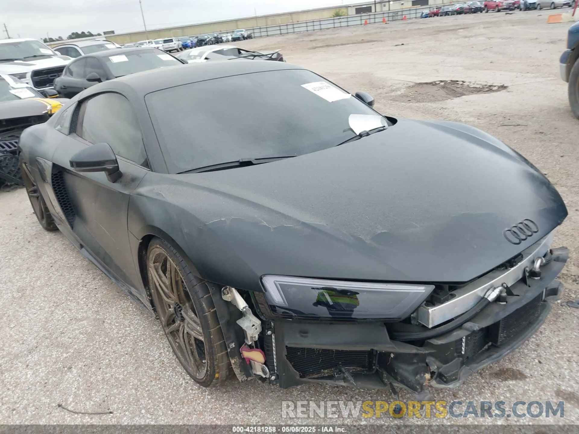 1 Photograph of a damaged car WUAKBAFX9L7900309 AUDI R8 2020