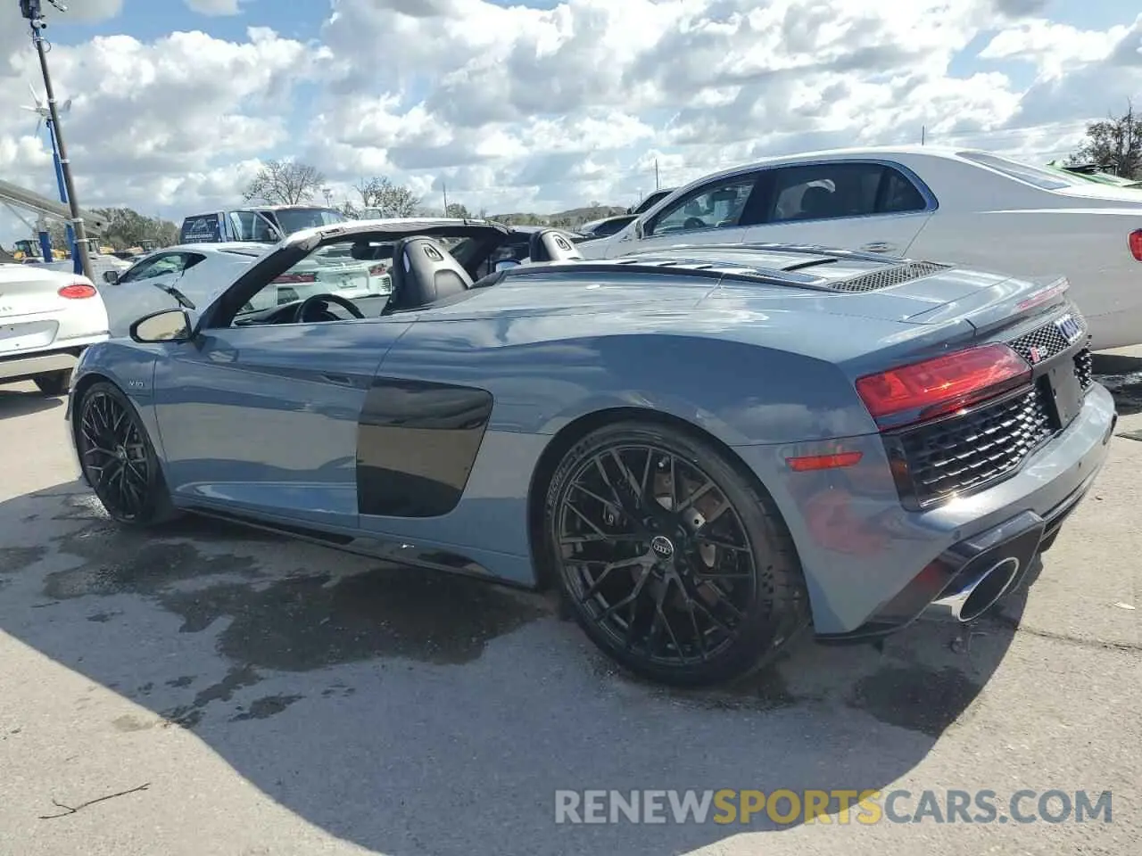 2 Photograph of a damaged car WUAVECFX5L7901778 AUDI R8 2020