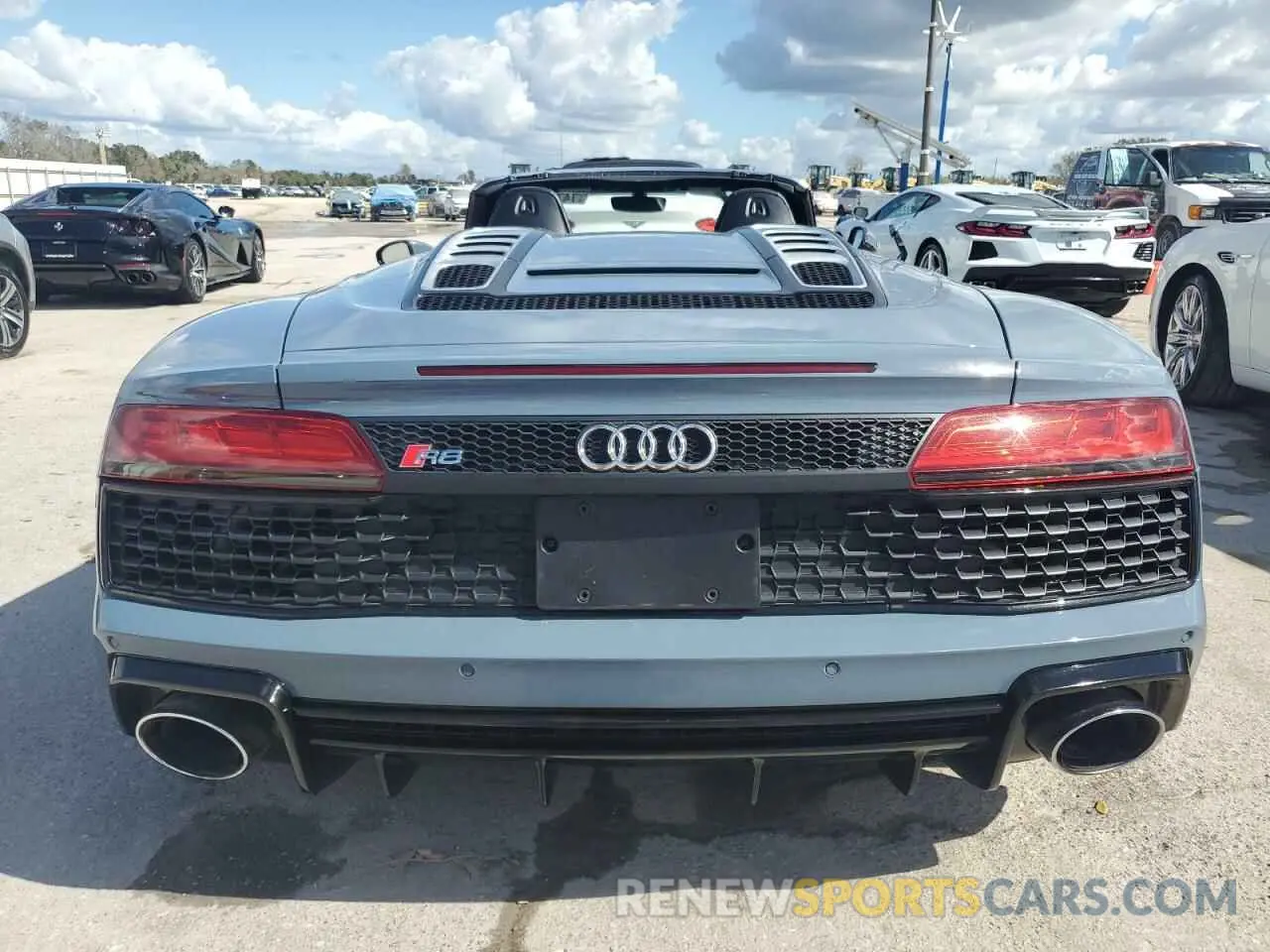 6 Photograph of a damaged car WUAVECFX5L7901778 AUDI R8 2020