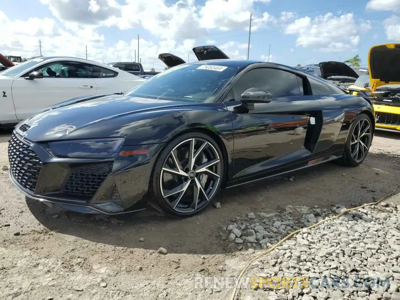 1 Photograph of a damaged car WUAKBAFX6M7901404 AUDI R8 2021