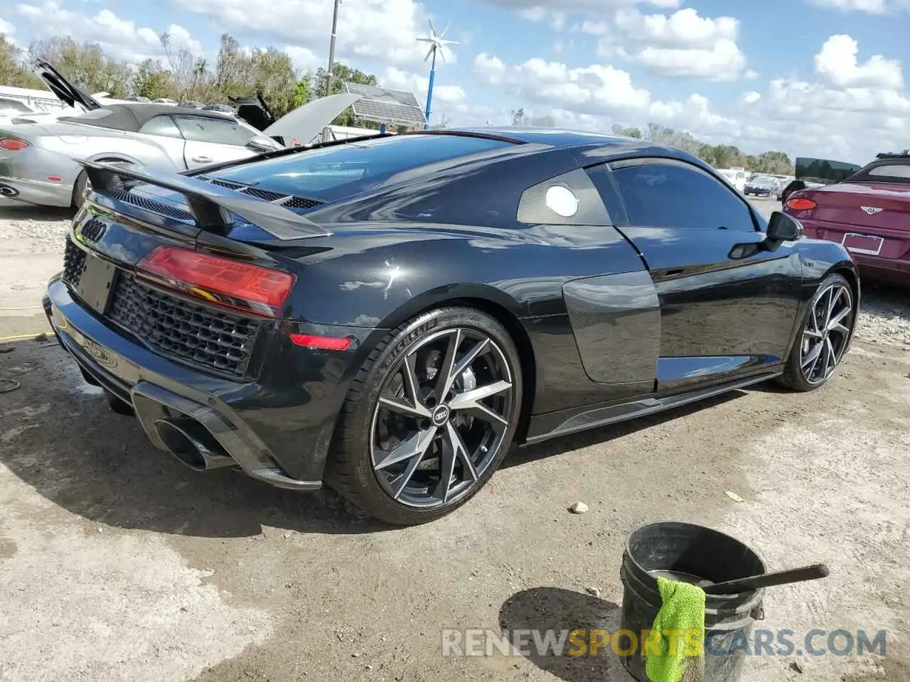 3 Photograph of a damaged car WUAKBAFX6M7901404 AUDI R8 2021