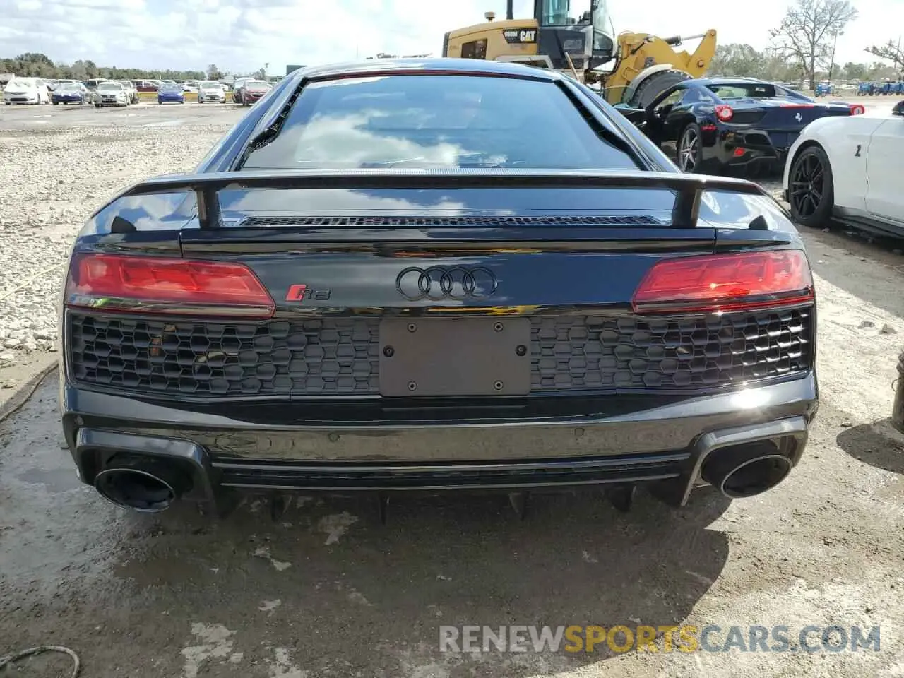 6 Photograph of a damaged car WUAKBAFX6M7901404 AUDI R8 2021