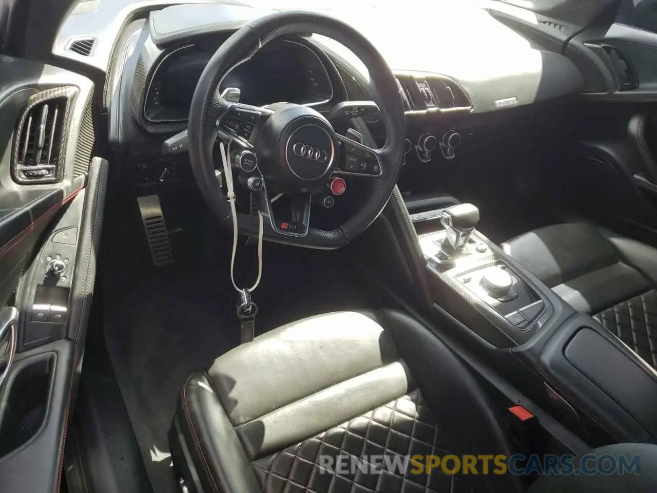 8 Photograph of a damaged car WUAKBAFX6M7901404 AUDI R8 2021