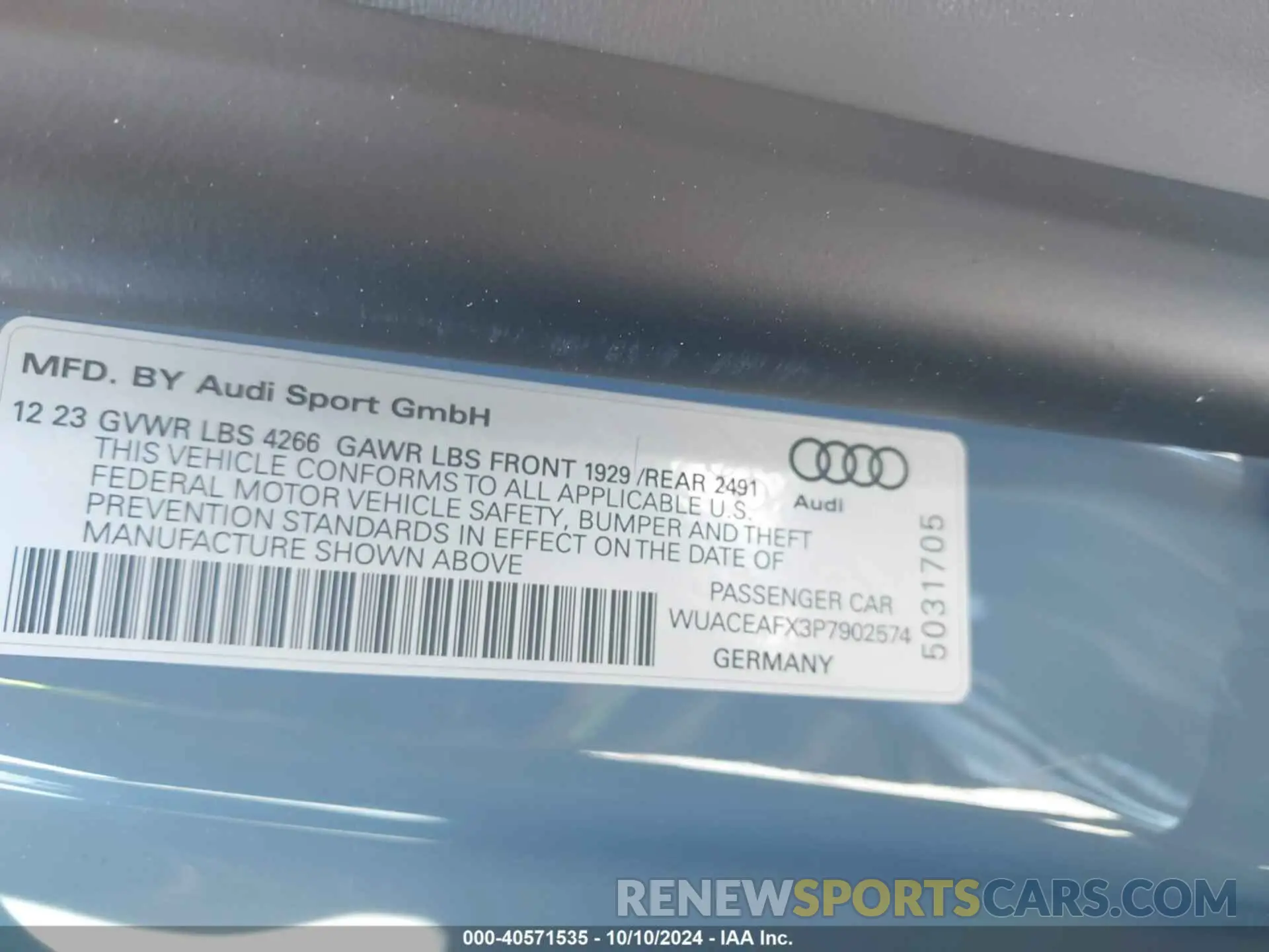 9 Photograph of a damaged car WUACEAFX3P7902574 AUDI R8 2023