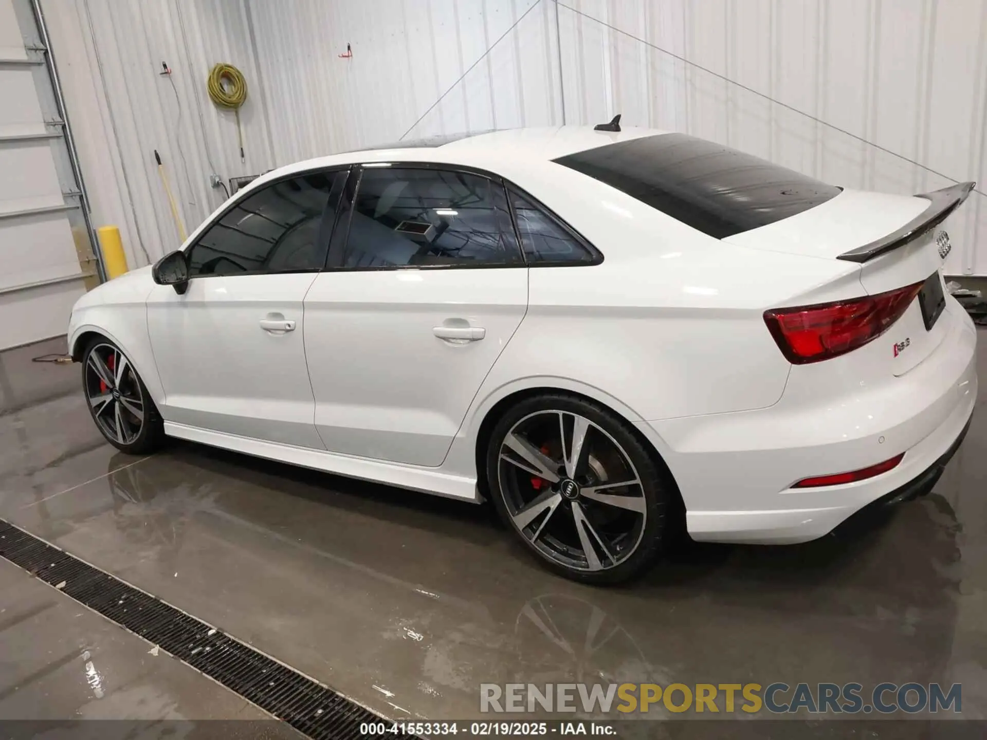 15 Photograph of a damaged car WUABWGFF2KA900300 AUDI RS 3 2019