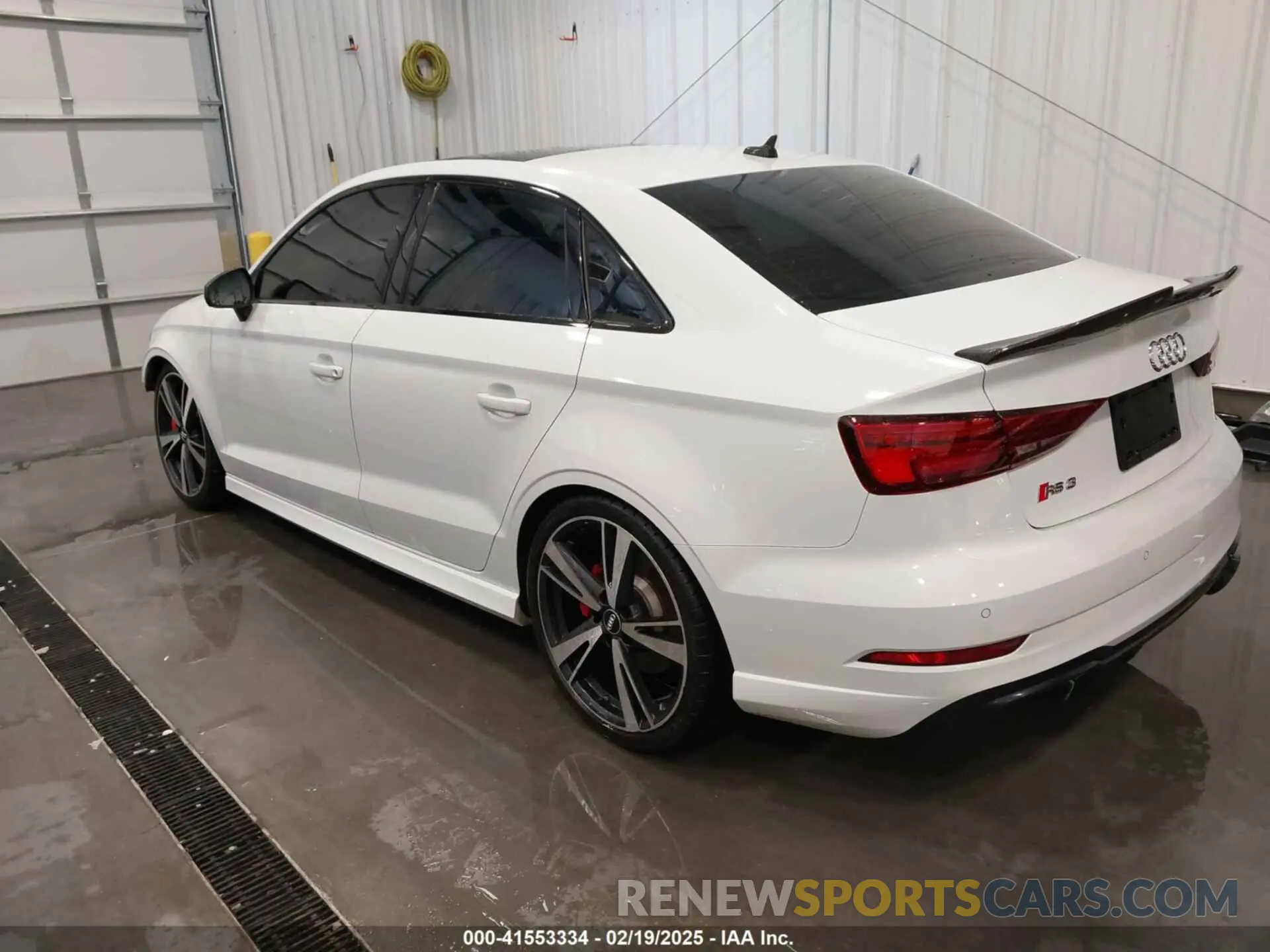 3 Photograph of a damaged car WUABWGFF2KA900300 AUDI RS 3 2019