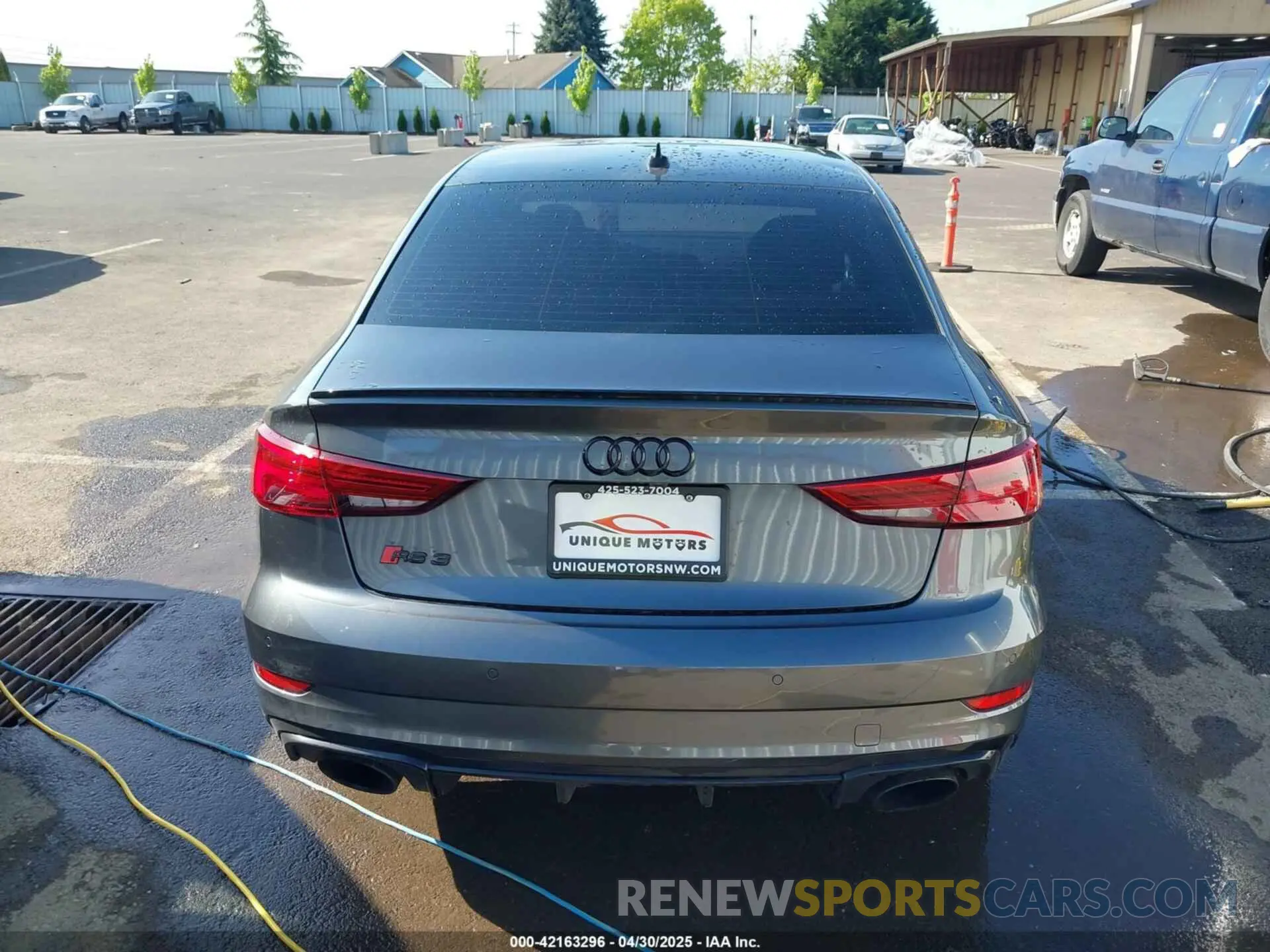 17 Photograph of a damaged car WUABWGFF4KA906650 AUDI RS 3 2019