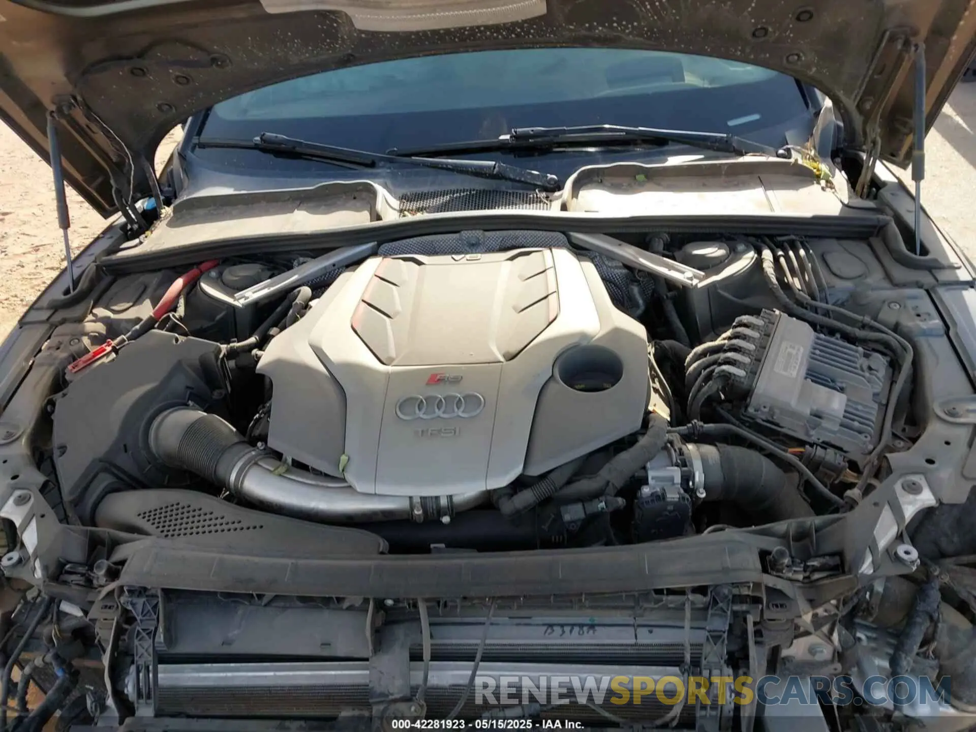 10 Photograph of a damaged car WUAPWAF56KA903873 AUDI RS 5 2019