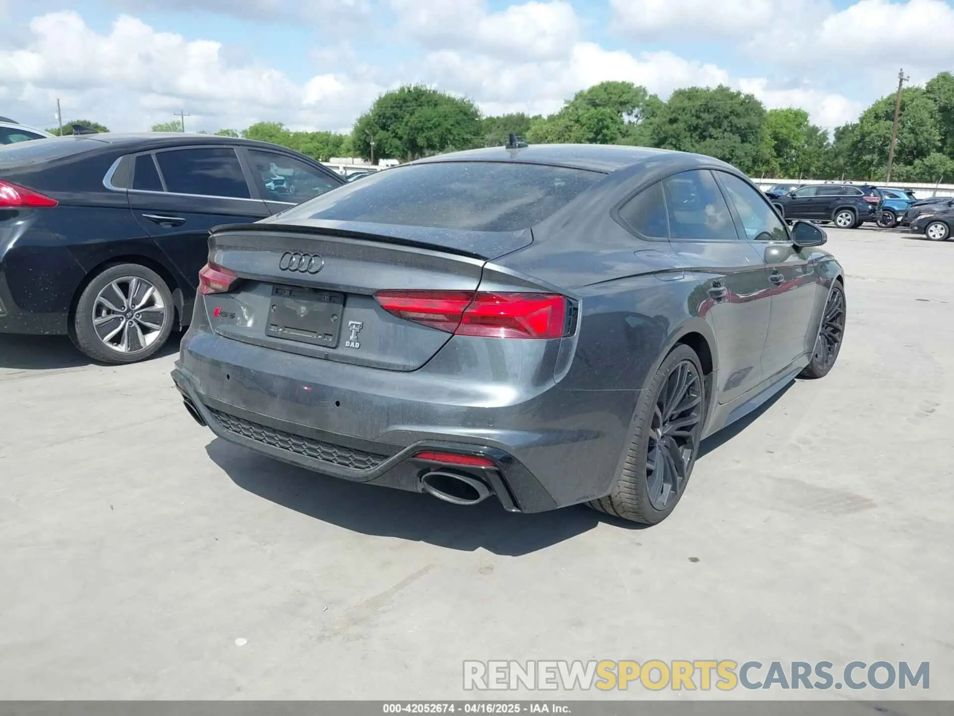 4 Photograph of a damaged car WUAAWCF59MA900650 AUDI RS 5 SPORTBACK 2021