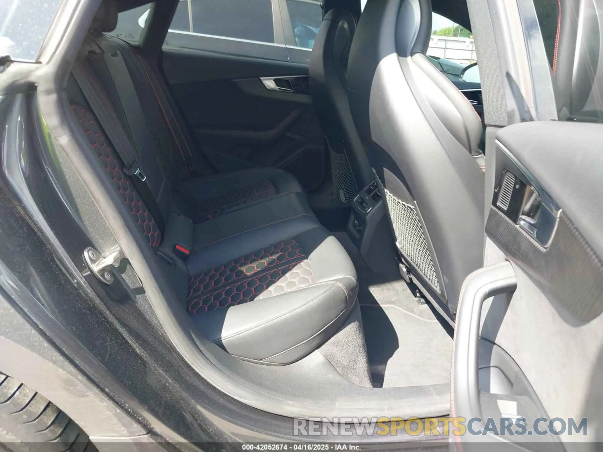 8 Photograph of a damaged car WUAAWCF59MA900650 AUDI RS 5 SPORTBACK 2021
