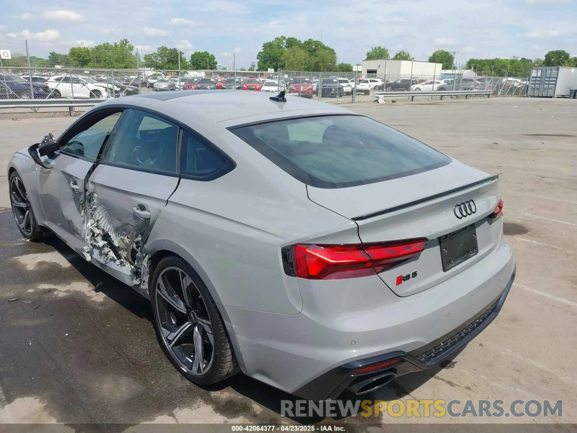 3 Photograph of a damaged car WUAAWCF5XNA900738 AUDI RS 5 SPORTBACK 2022