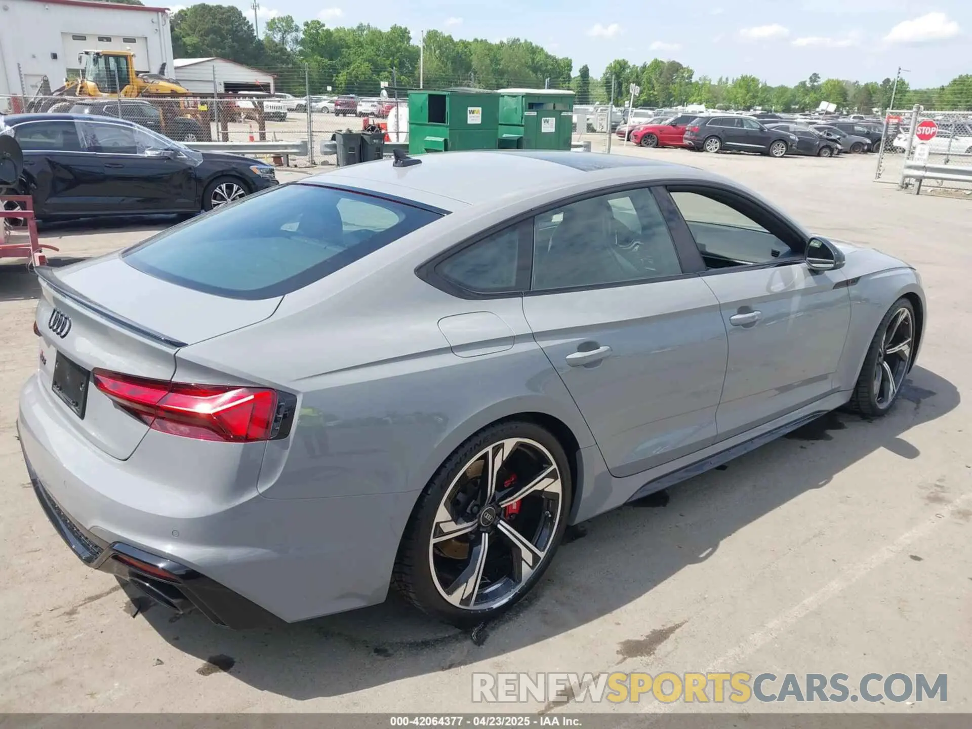 4 Photograph of a damaged car WUAAWCF5XNA900738 AUDI RS 5 SPORTBACK 2022