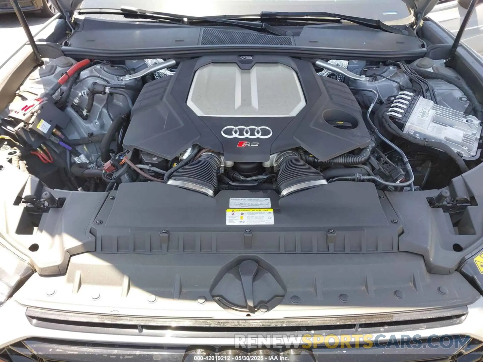 10 Photograph of a damaged car WUA1CBF28MN903573 AUDI RS 6 AVANT 2021
