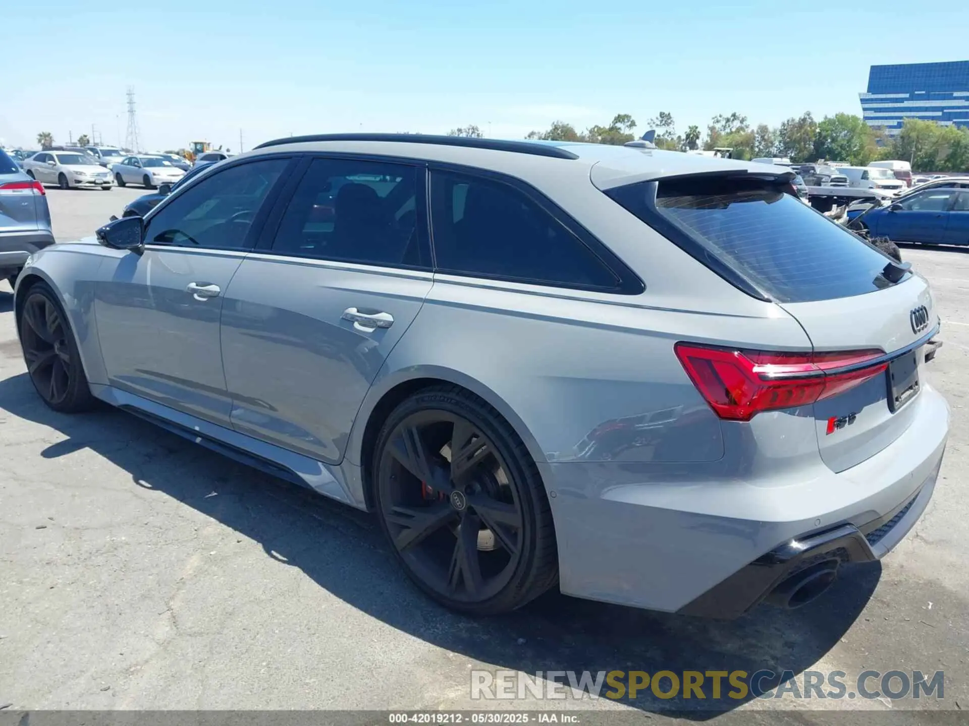 3 Photograph of a damaged car WUA1CBF28MN903573 AUDI RS 6 AVANT 2021