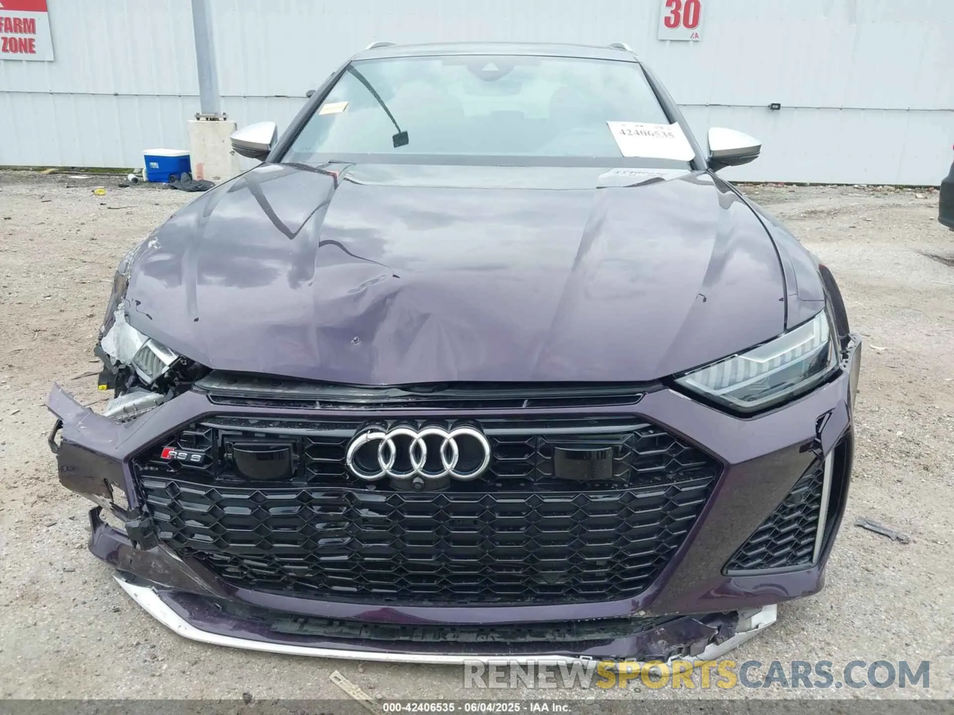 12 Photograph of a damaged car WUA1CBF25NN905914 AUDI RS 6 AVANT 2022