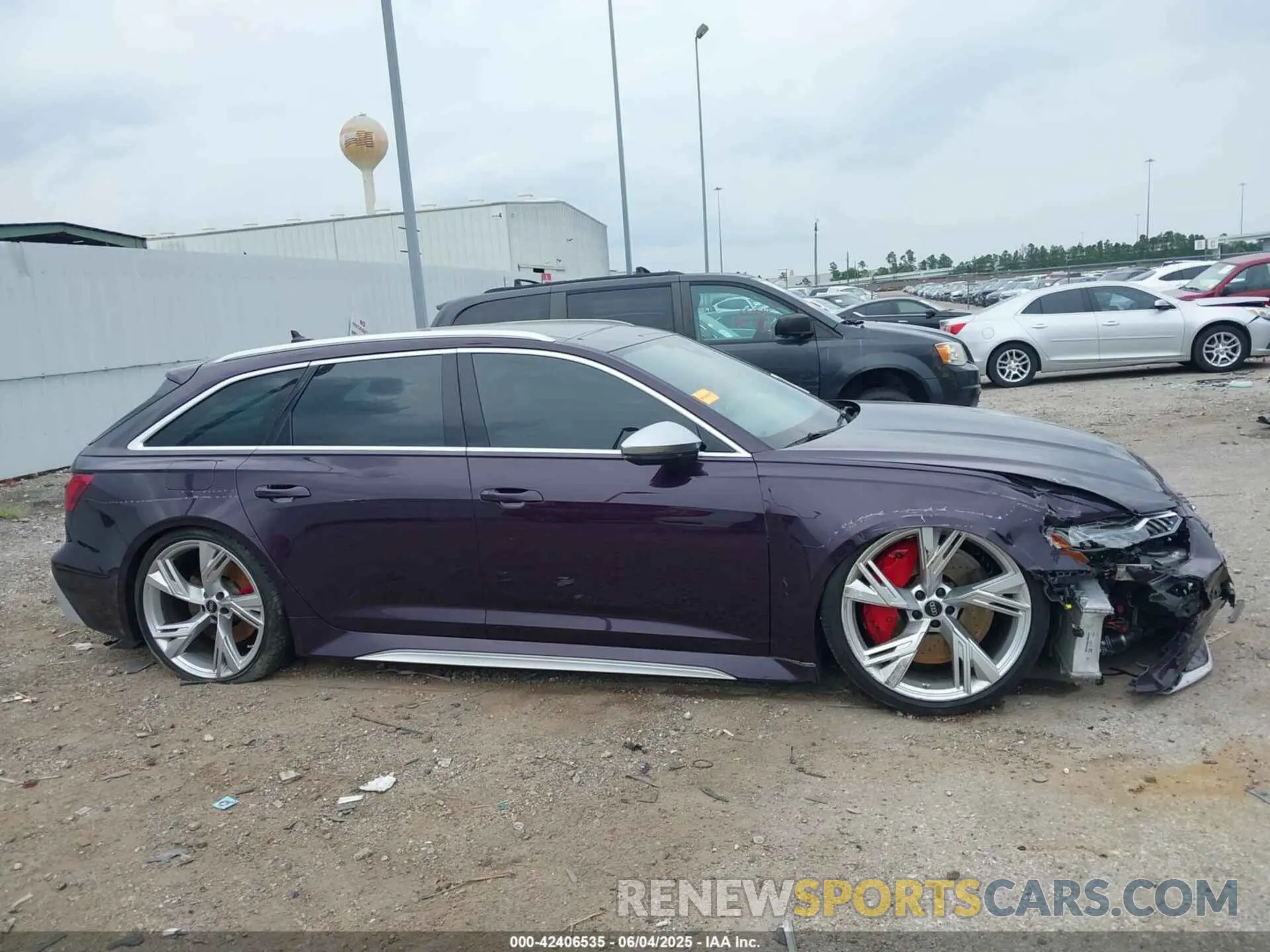 13 Photograph of a damaged car WUA1CBF25NN905914 AUDI RS 6 AVANT 2022