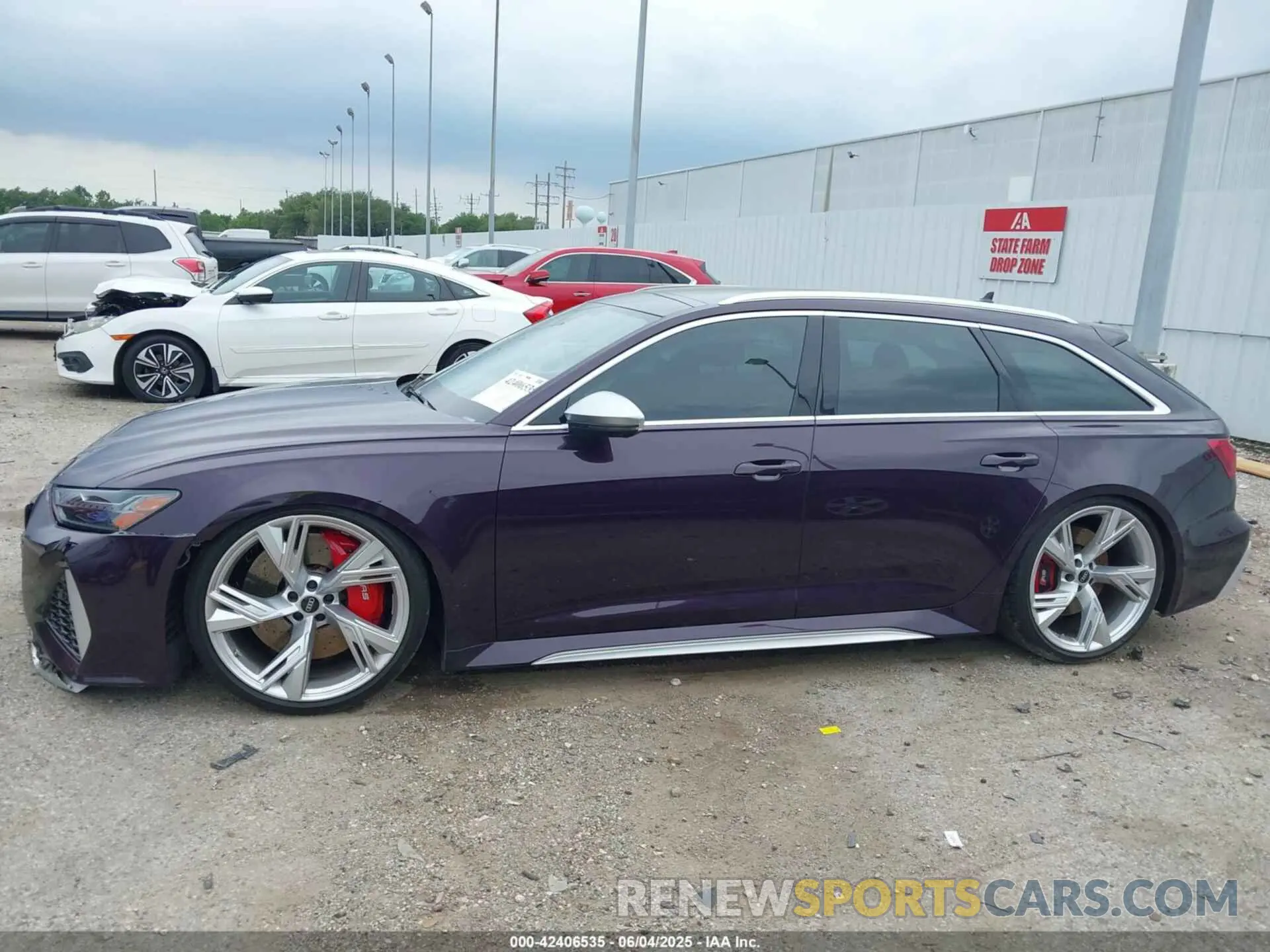 14 Photograph of a damaged car WUA1CBF25NN905914 AUDI RS 6 AVANT 2022