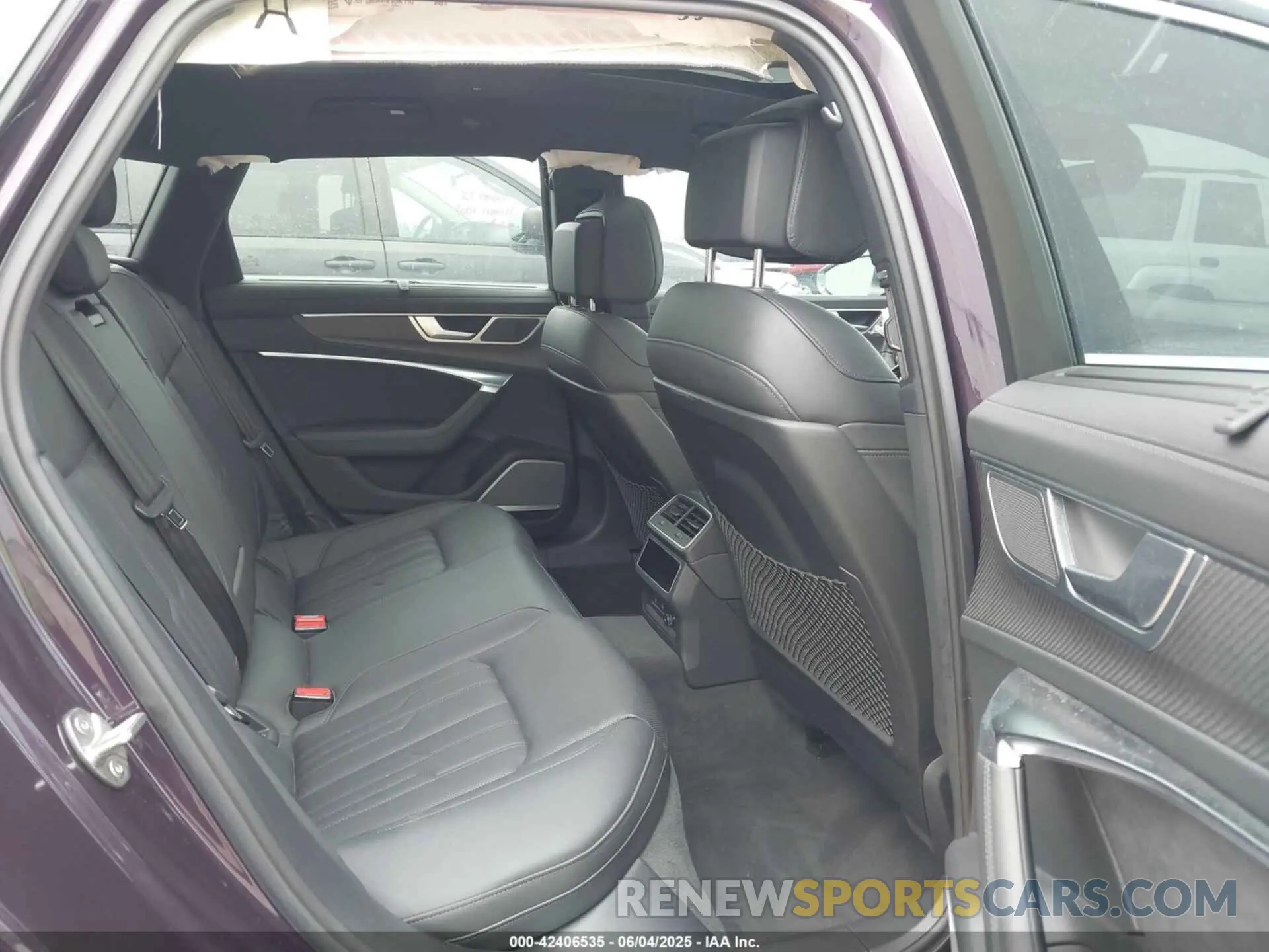 8 Photograph of a damaged car WUA1CBF25NN905914 AUDI RS 6 AVANT 2022
