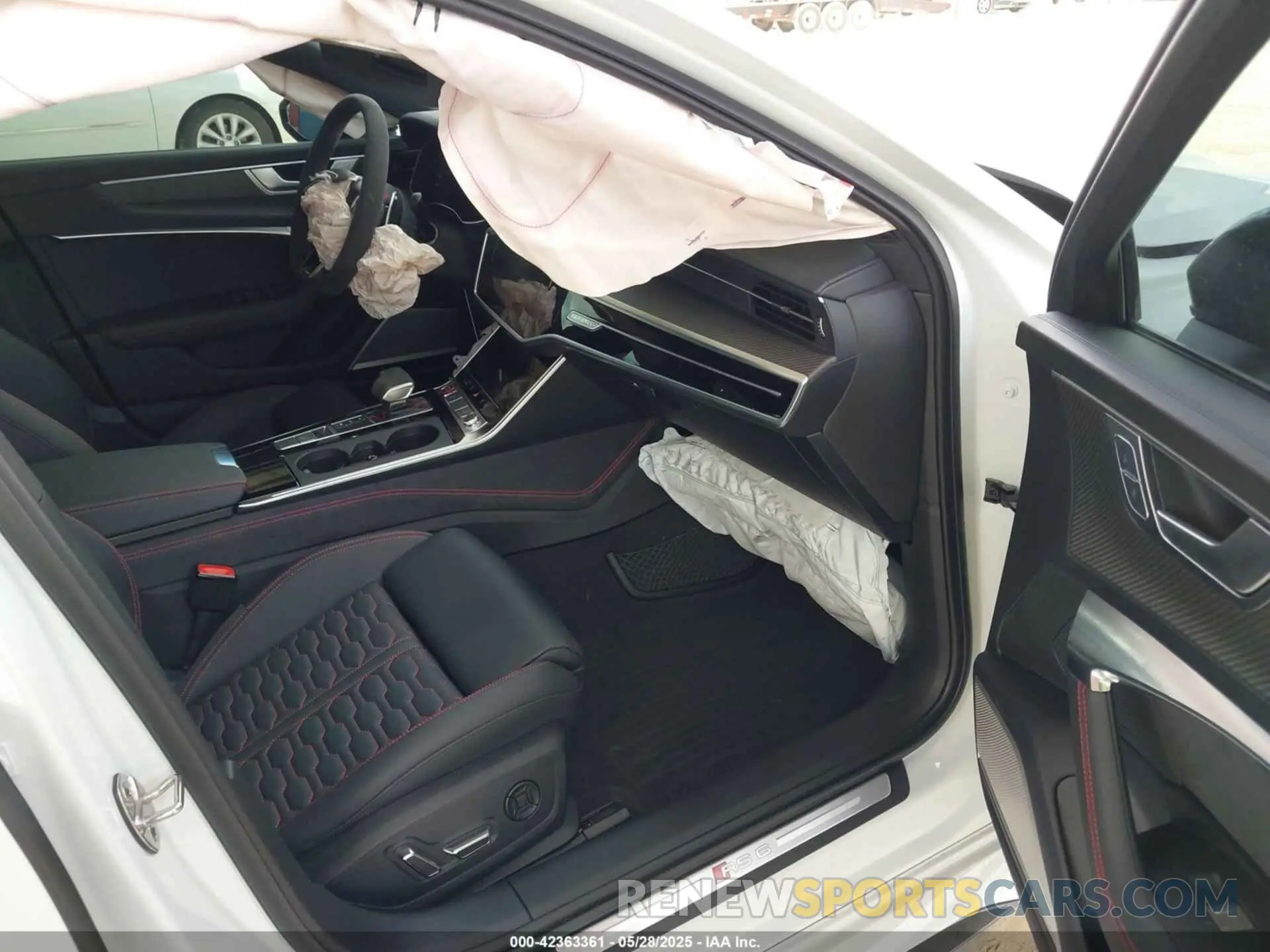 5 Photograph of a damaged car WUA1CBF28PN907059 AUDI RS 6 AVANT 2023