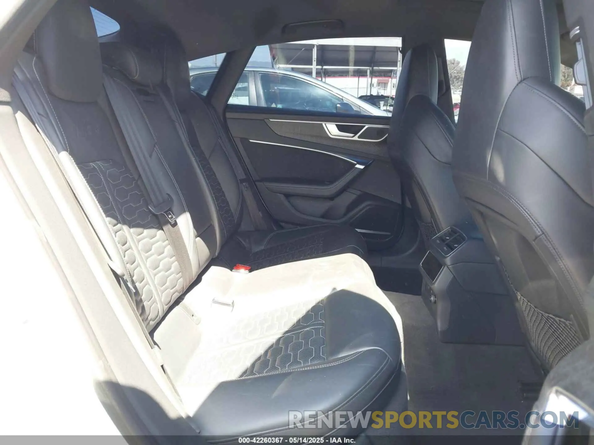 8 Photograph of a damaged car WUAPCBF24MN900891 AUDI RS 7 SPORTBACK 2021