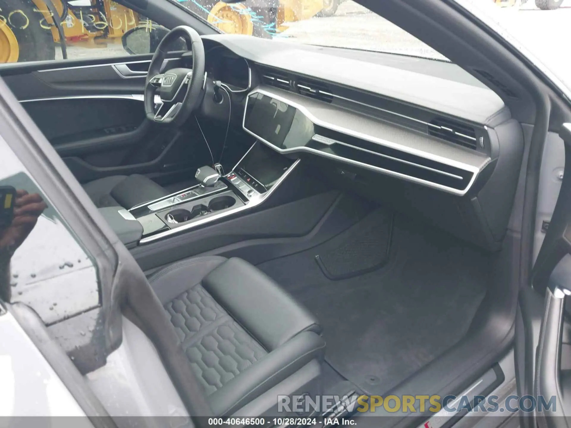 5 Photograph of a damaged car WUAPDBF25RN900919 AUDI RS 7 SPORTBACK 2024