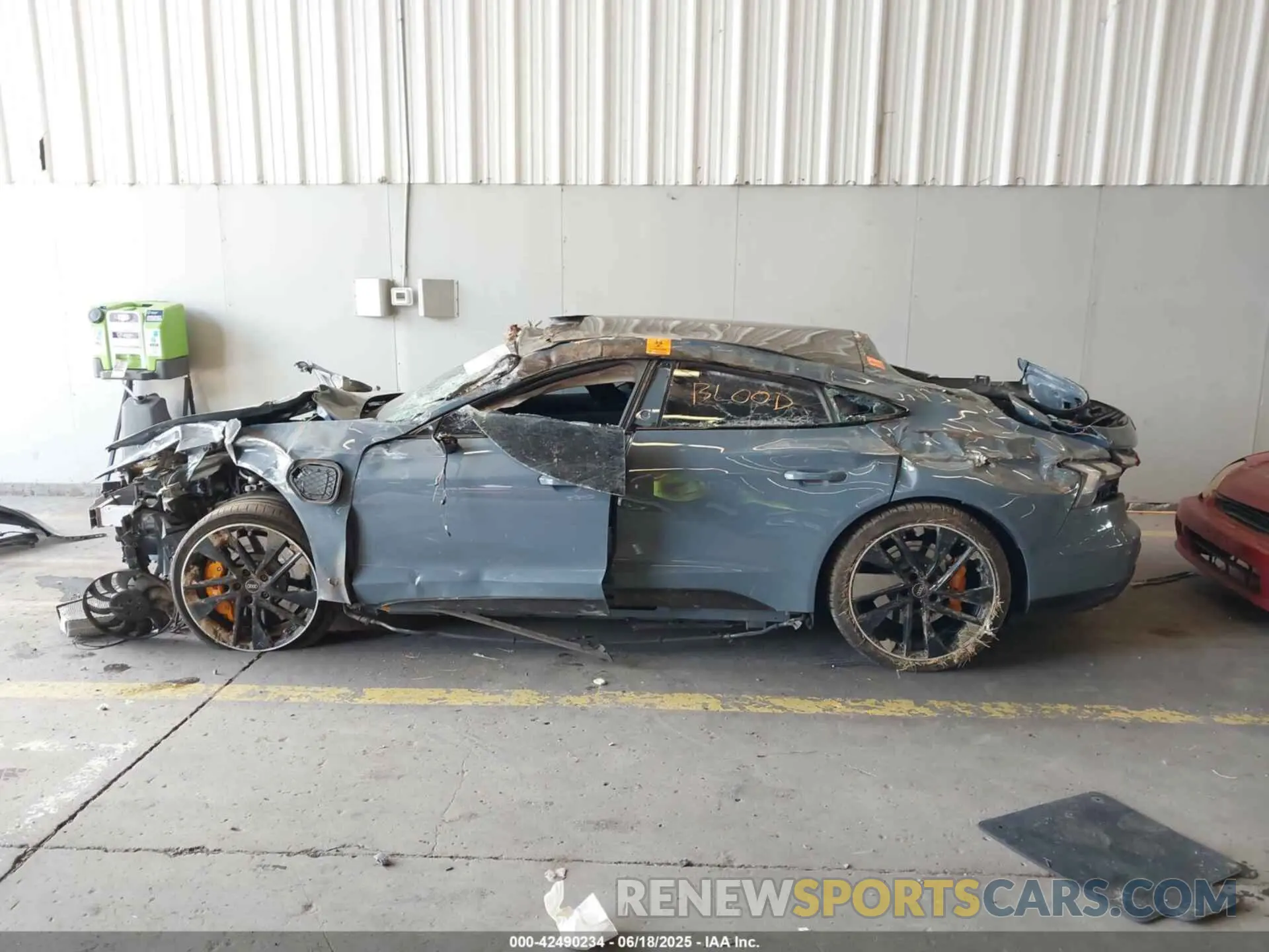 15 Photograph of a damaged car WAUBHBFW4N7904678 AUDI RS E-TRON GT 2022