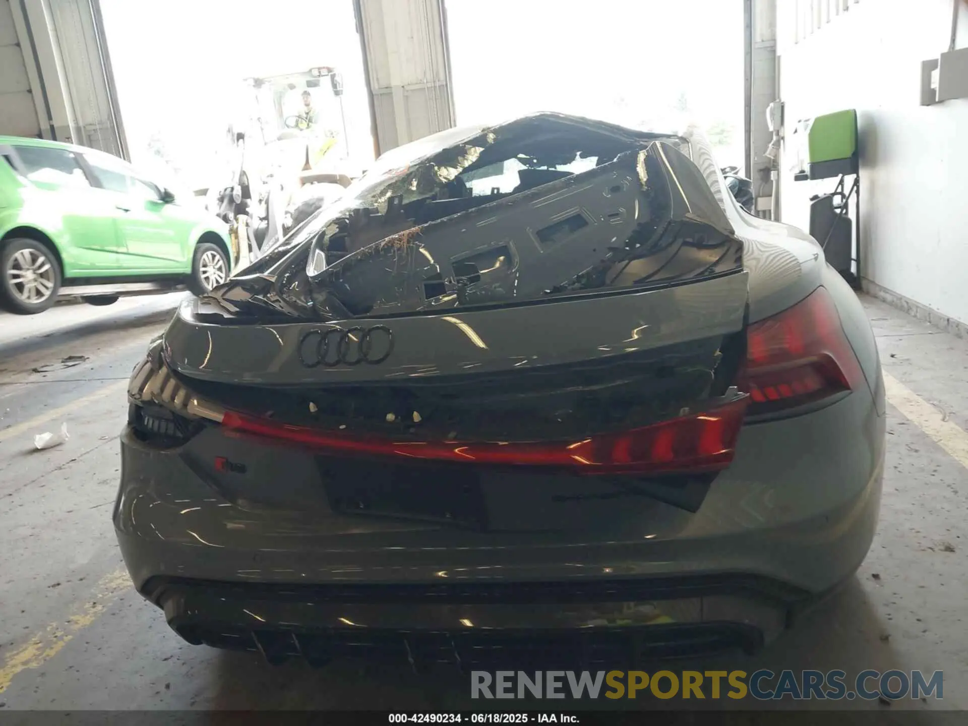 17 Photograph of a damaged car WAUBHBFW4N7904678 AUDI RS E-TRON GT 2022