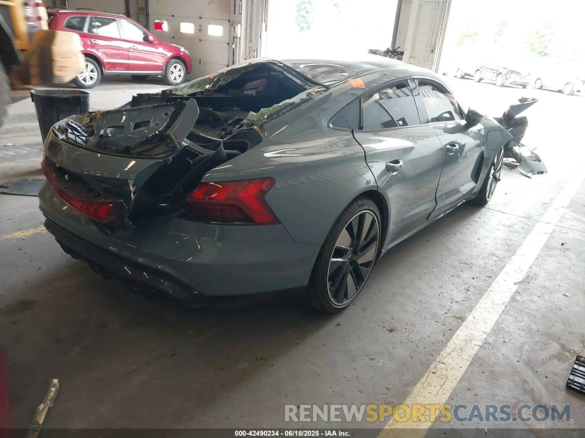 4 Photograph of a damaged car WAUBHBFW4N7904678 AUDI RS E-TRON GT 2022