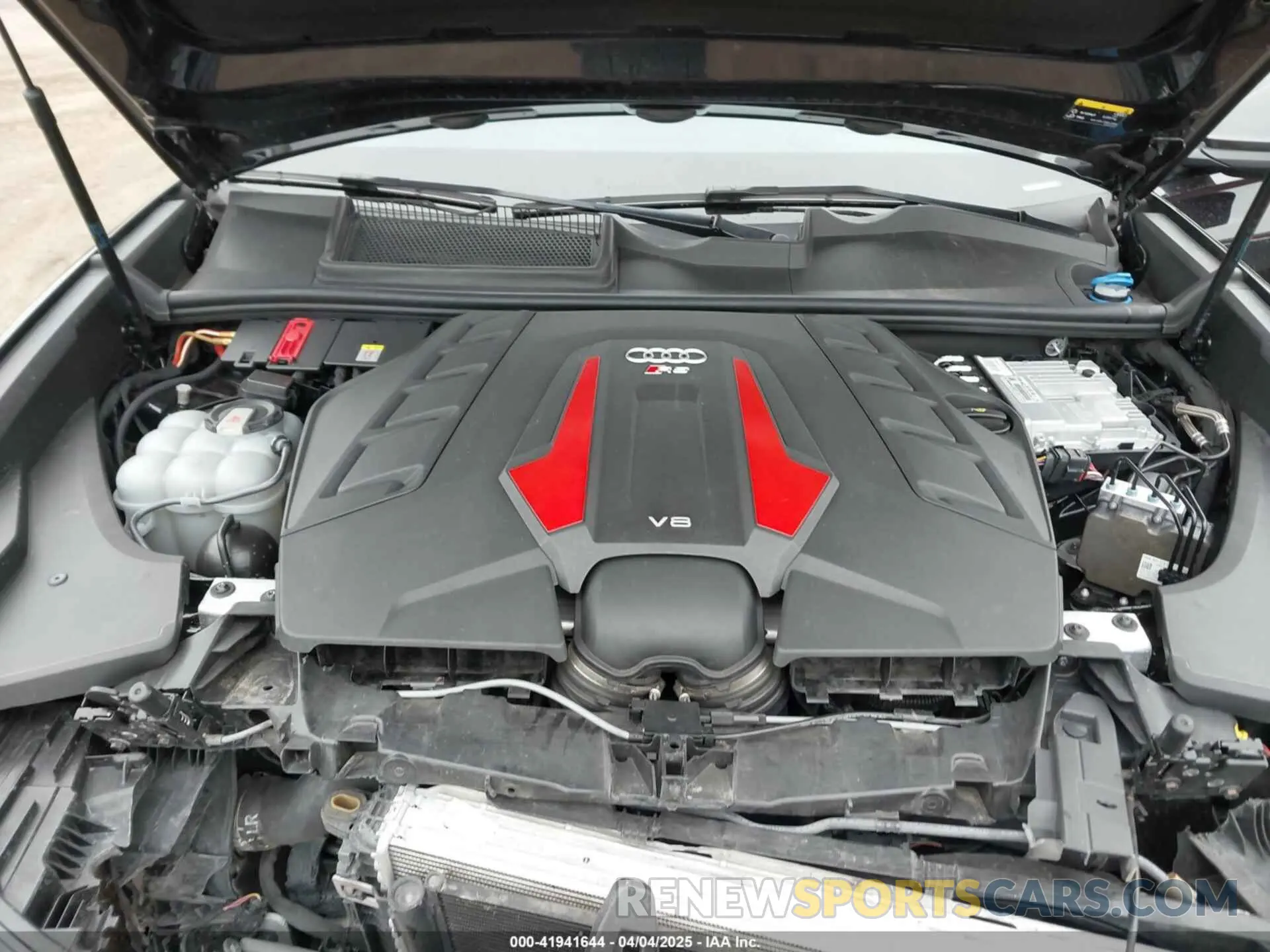 10 Photograph of a damaged car WU1ARBF15LD022419 AUDI RS Q8 2020