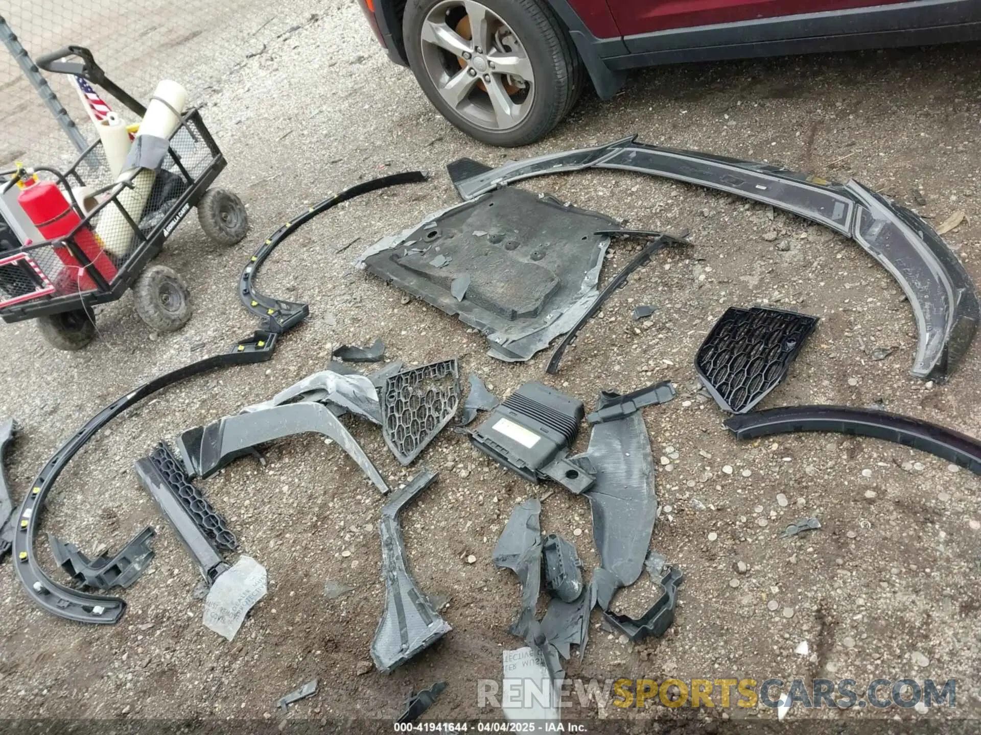 12 Photograph of a damaged car WU1ARBF15LD022419 AUDI RS Q8 2020