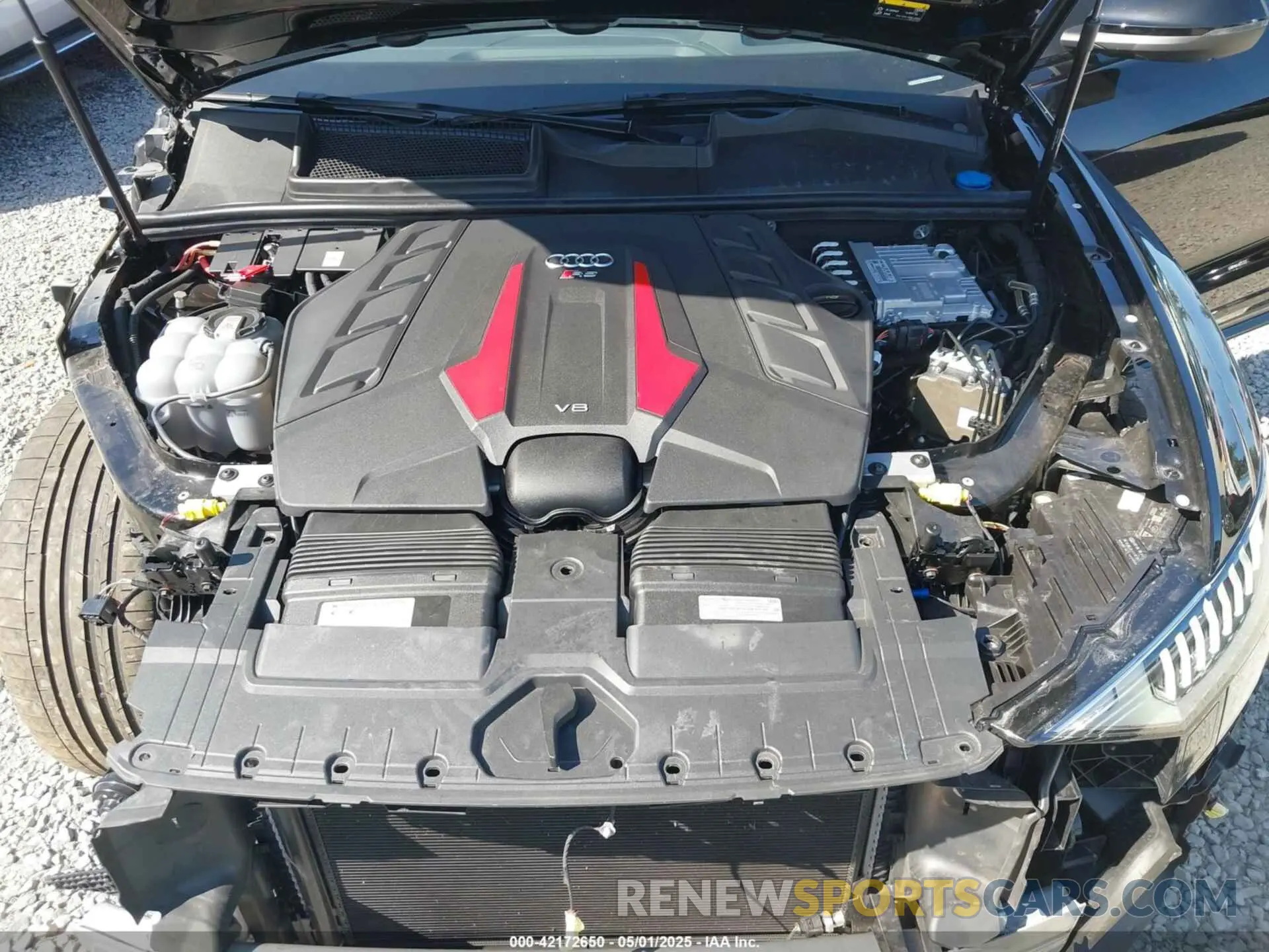 10 Photograph of a damaged car WU1ARBF17MD026263 AUDI RS Q8 2021