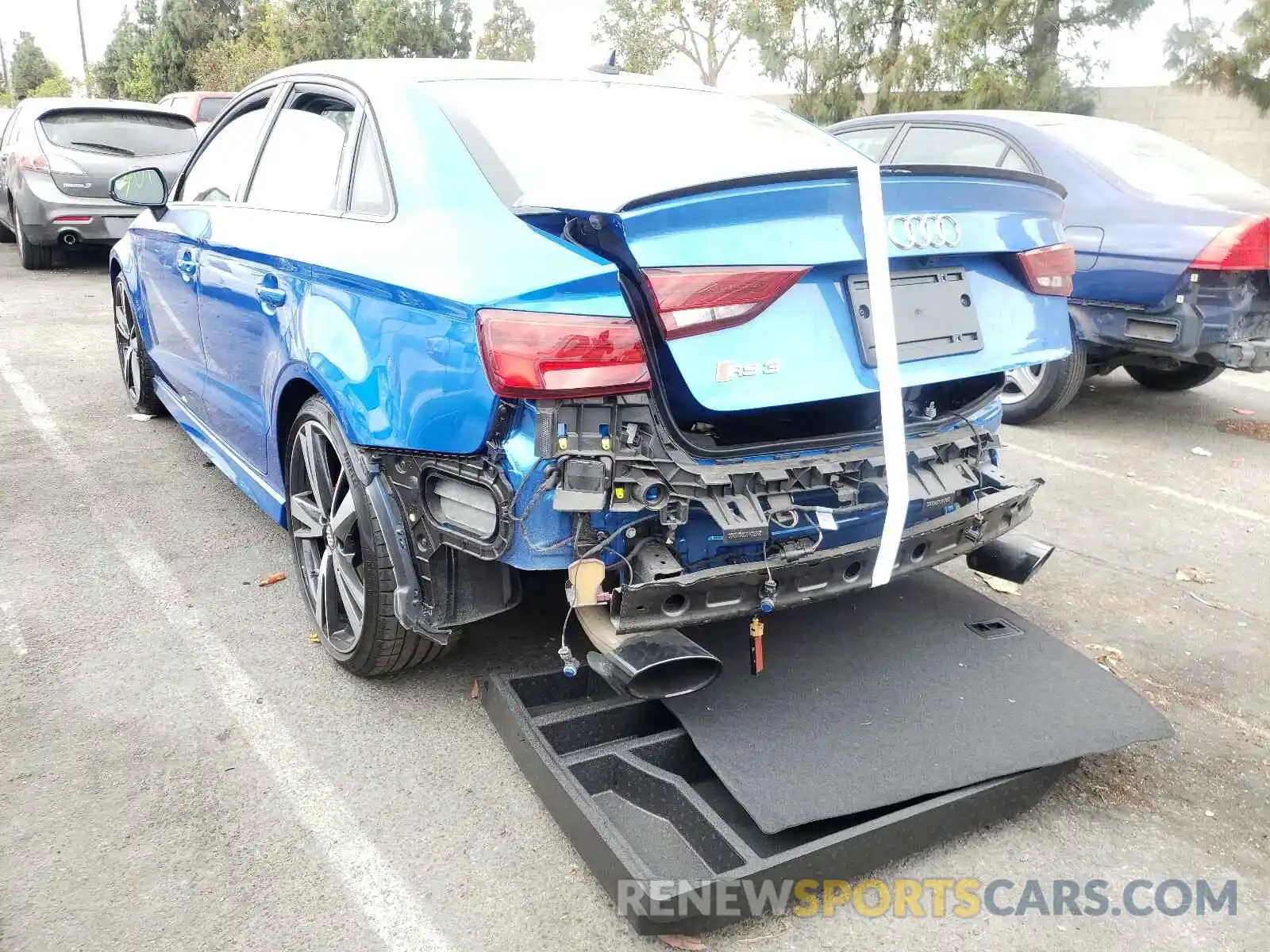 3 Photograph of a damaged car WUABWGFF2KA906226 AUDI RS3 2019