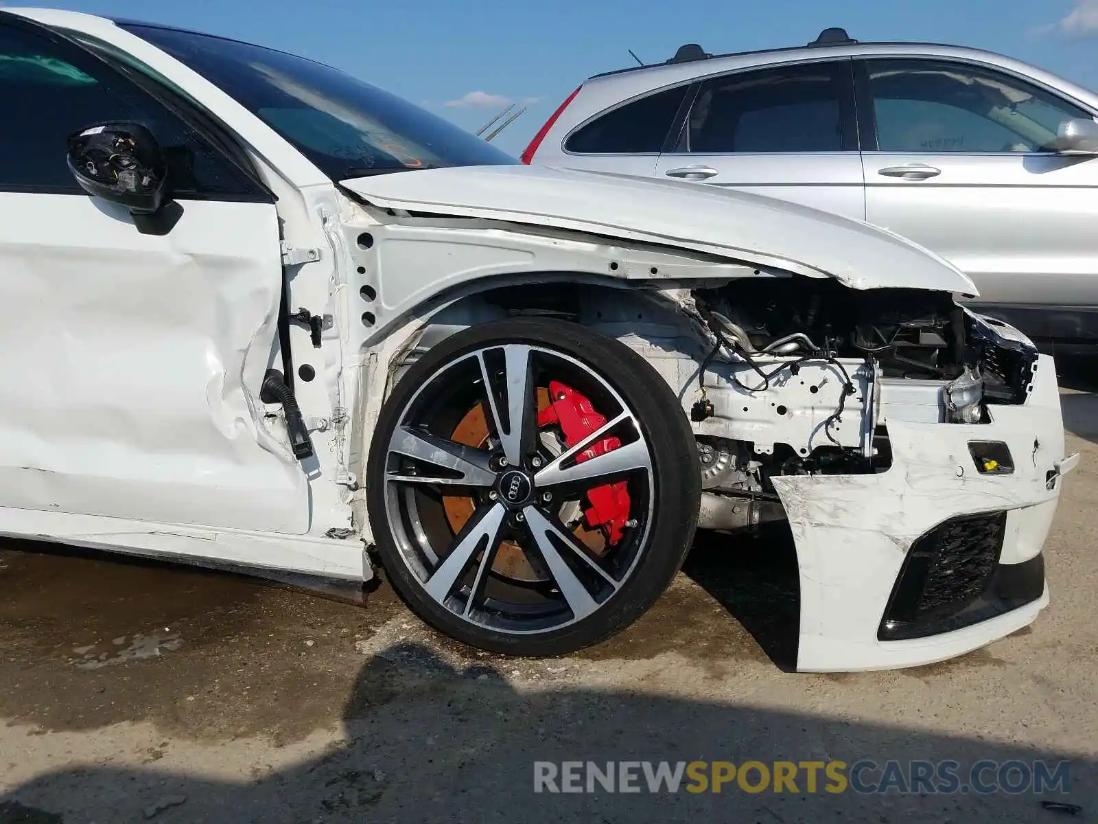 9 Photograph of a damaged car WUABWGFF3KA904663 AUDI RS3 2019